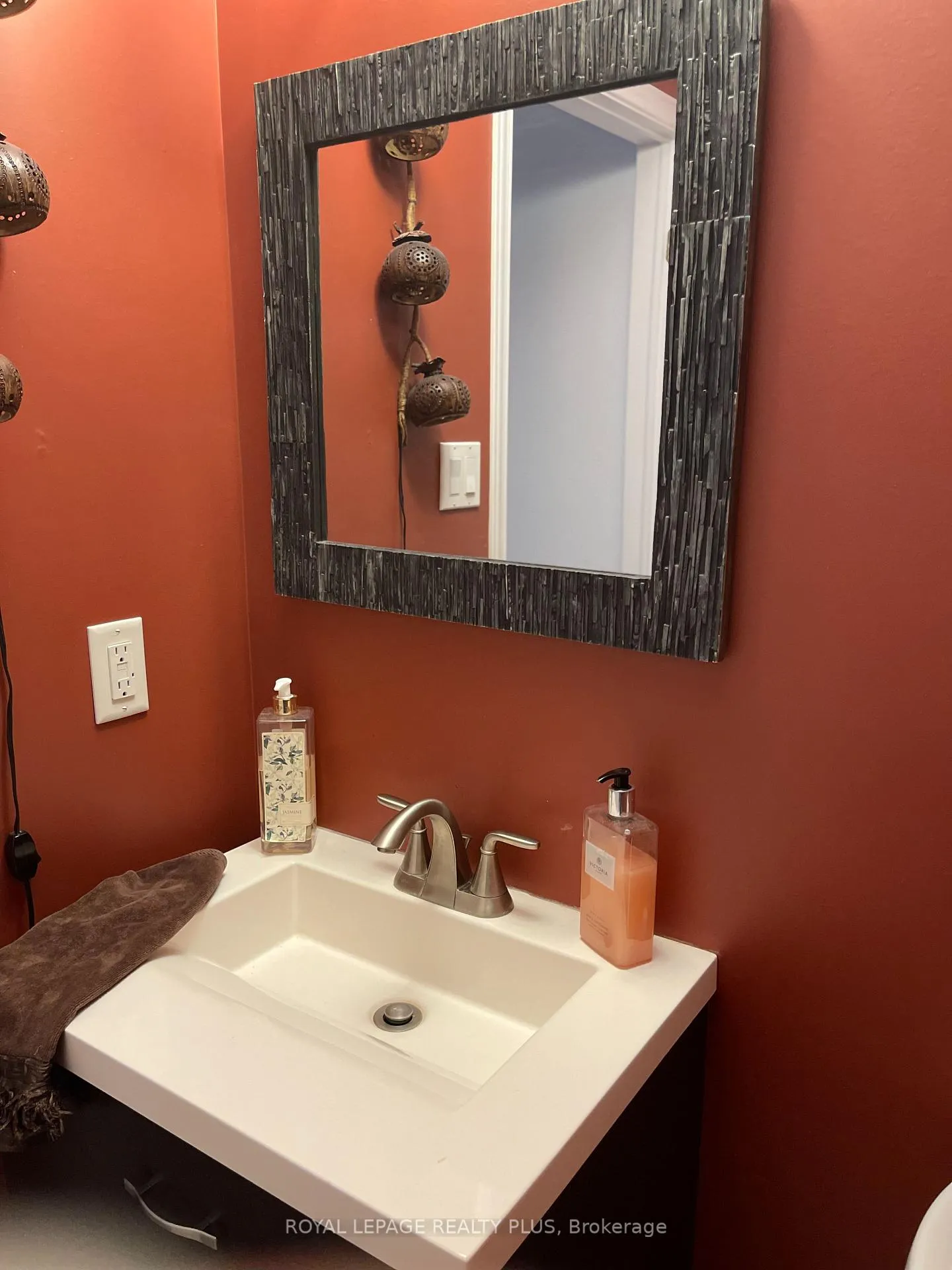 Photo 13 of Unit 12, 358 Little Avenue, Barrie, Painswick North — HOMEH