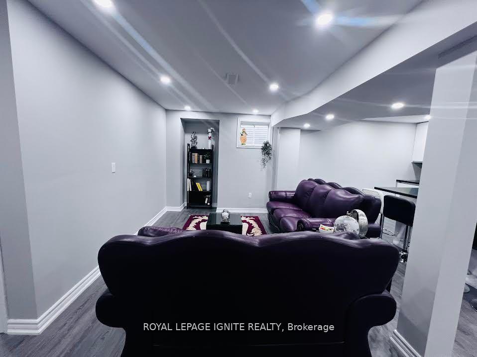 Photo 5 of Unit Bsmnt, 692 Hammersly Boulevard, Markham, Wismer — HOMEH