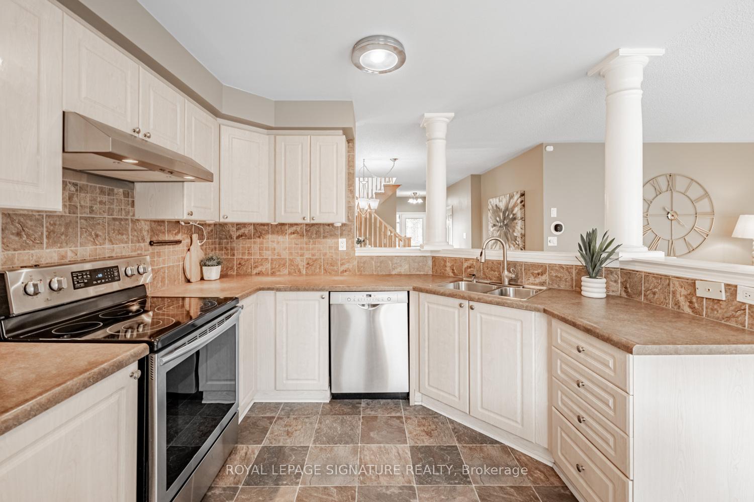 Photo 11 of 402 Baverstock Crescent, Milton, Clarke — HOMEH