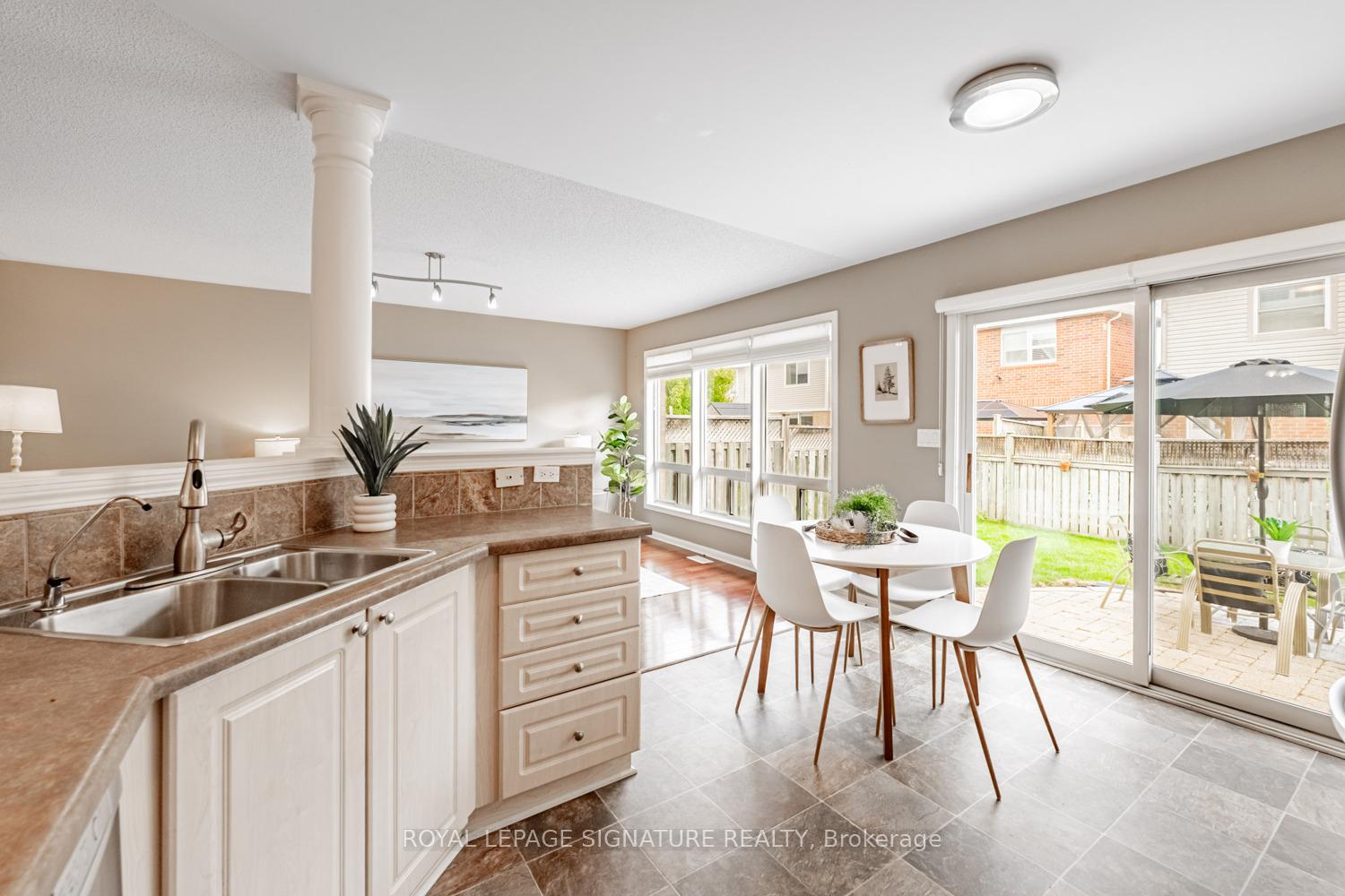 Photo 12 of 402 Baverstock Crescent, Milton, Clarke — HOMEH