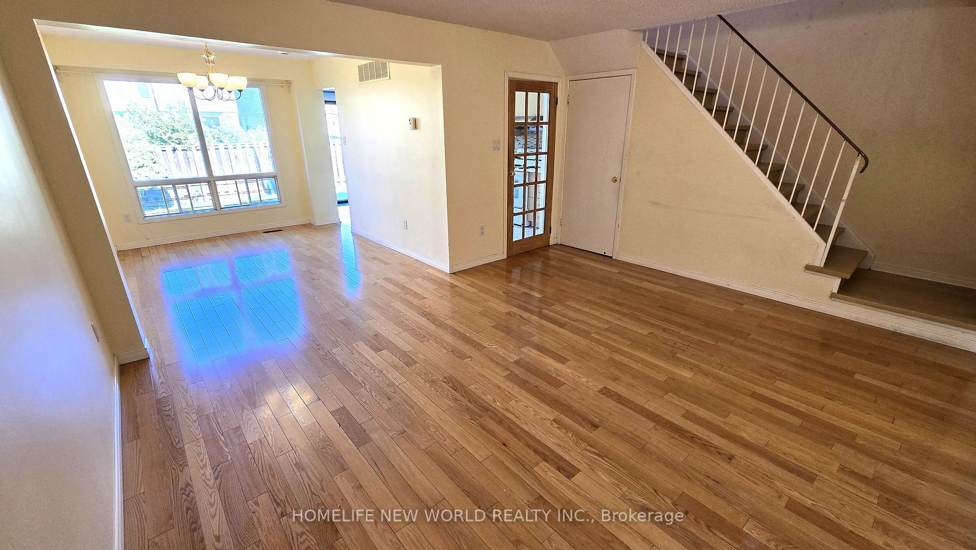 Photo 2 of 72 Pepperell Crescent, Markham, Milliken Mills West — HOMEH