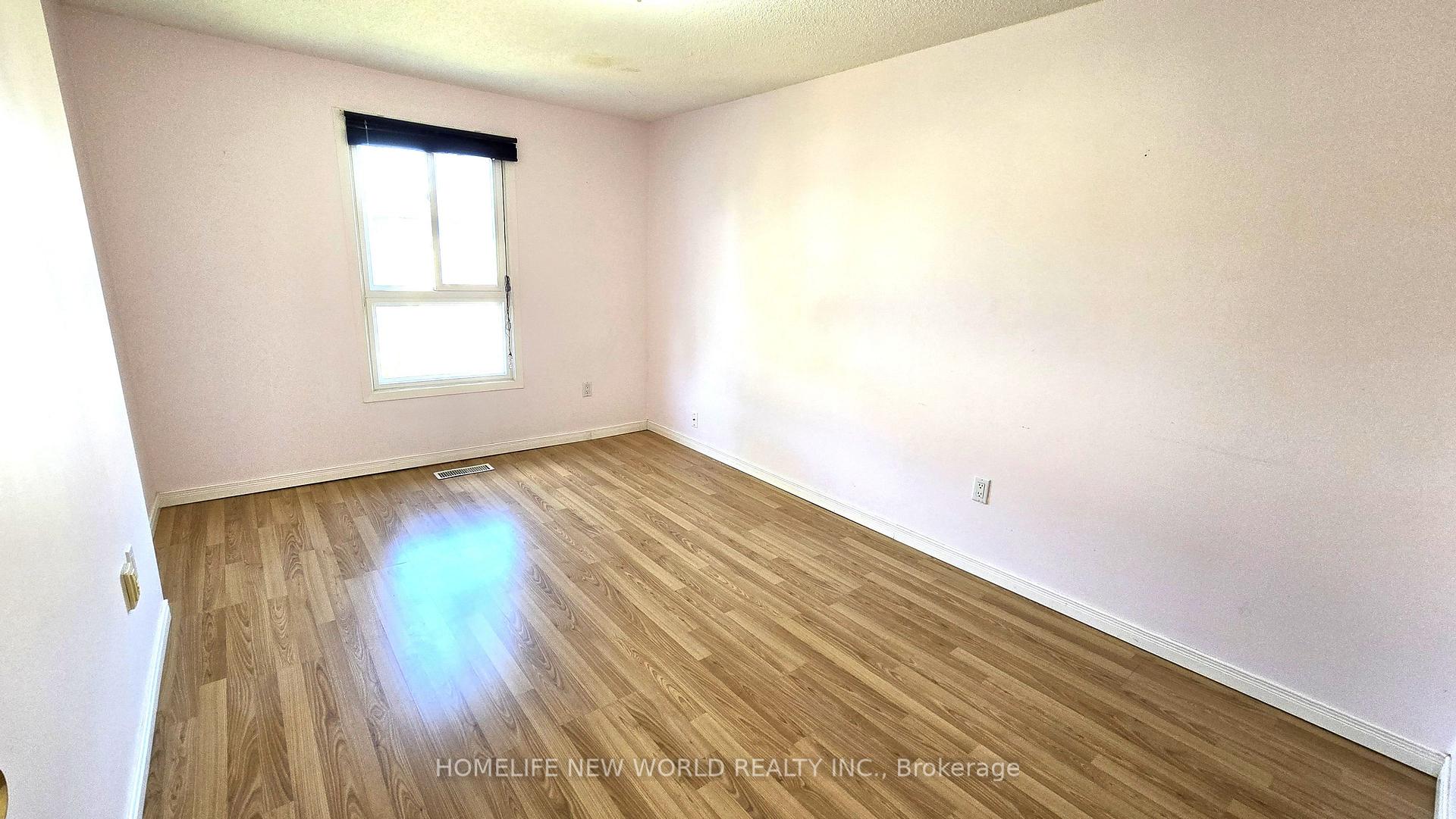 Photo 7 of 72 Pepperell Crescent, Markham, Milliken Mills West — HOMEH
