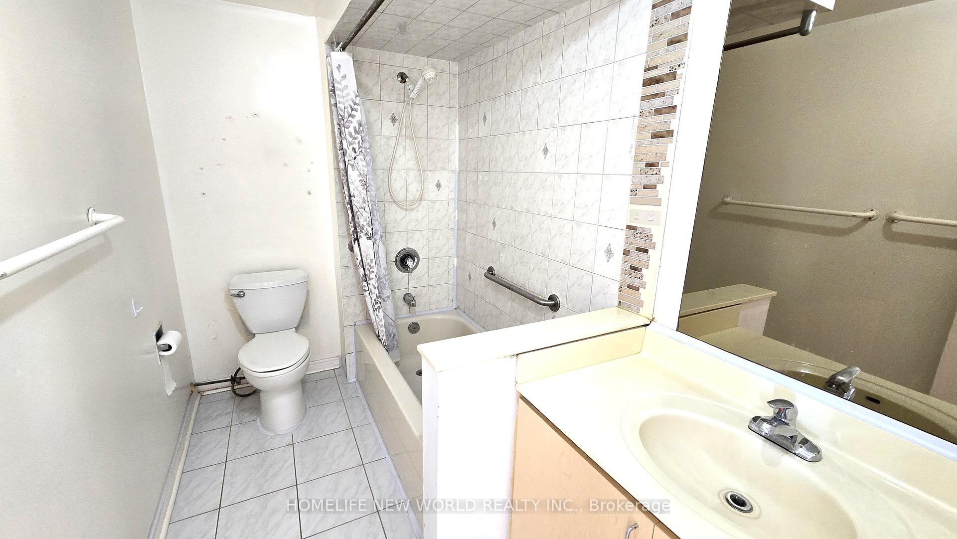 Photo 8 of 72 Pepperell Crescent, Markham, Milliken Mills West — HOMEH