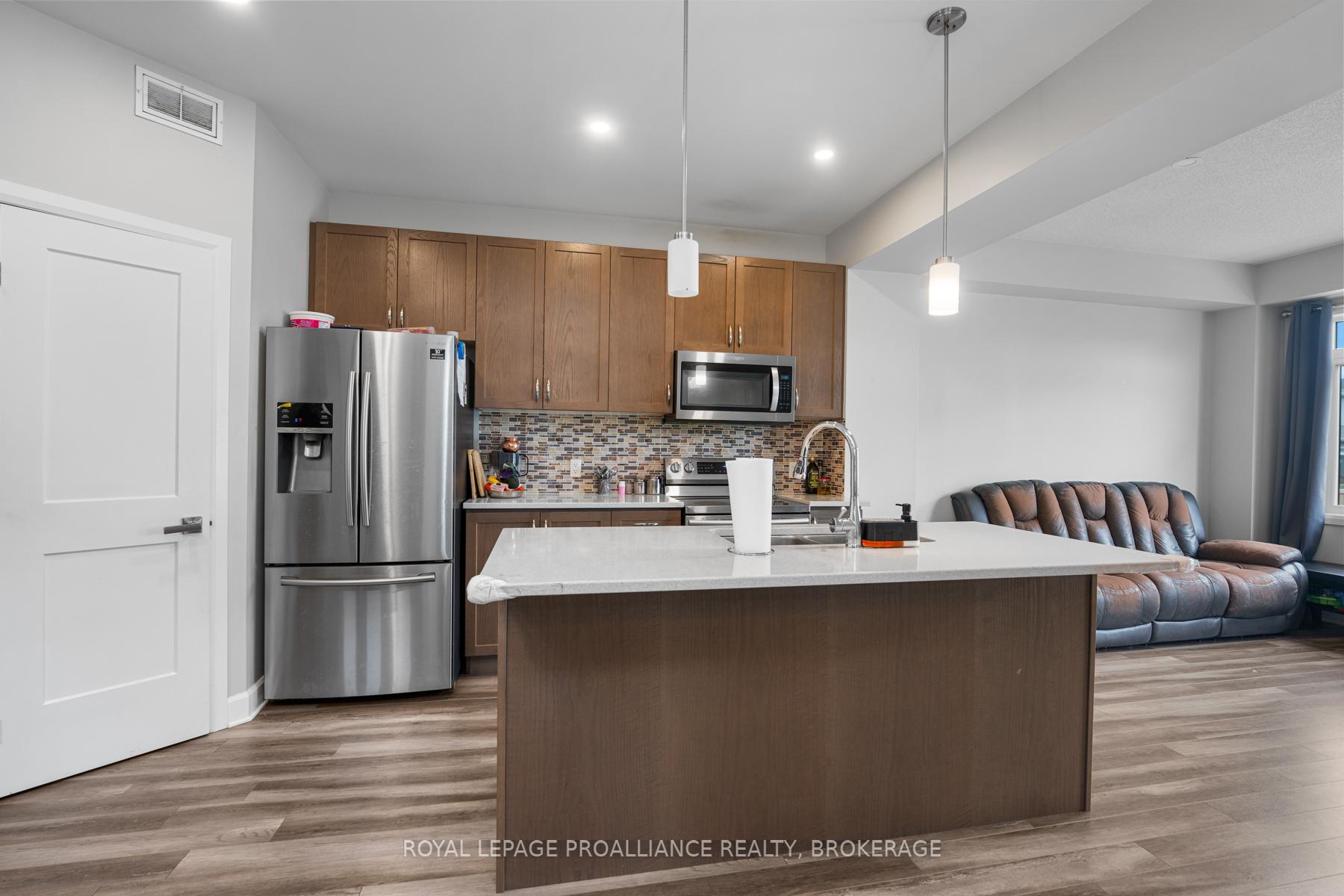 Photo 13 of 1519 Davenport Crescent, Kingston, City Northwest — HOMEH