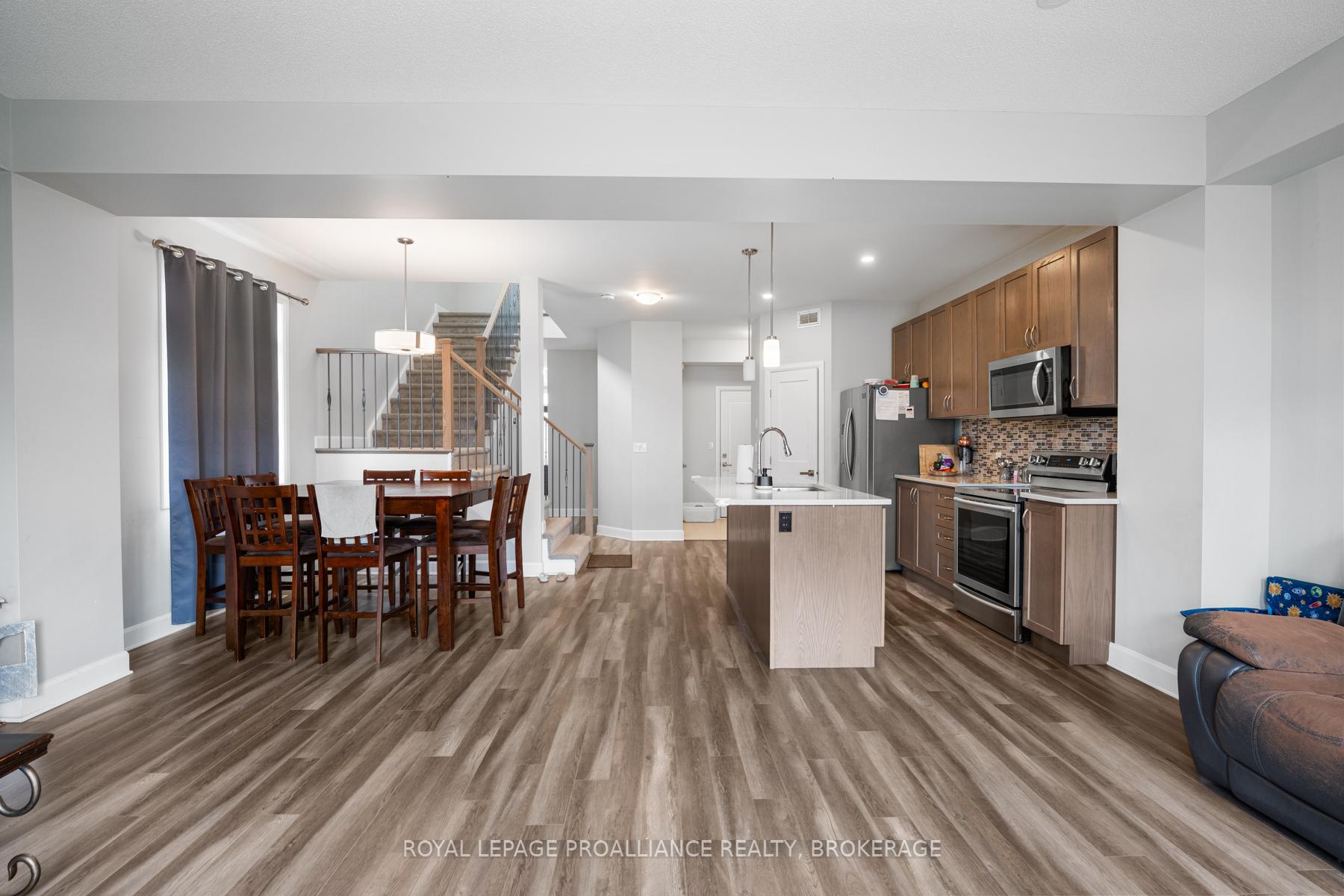 Photo 14 of 1519 Davenport Crescent, Kingston, City Northwest — HOMEH