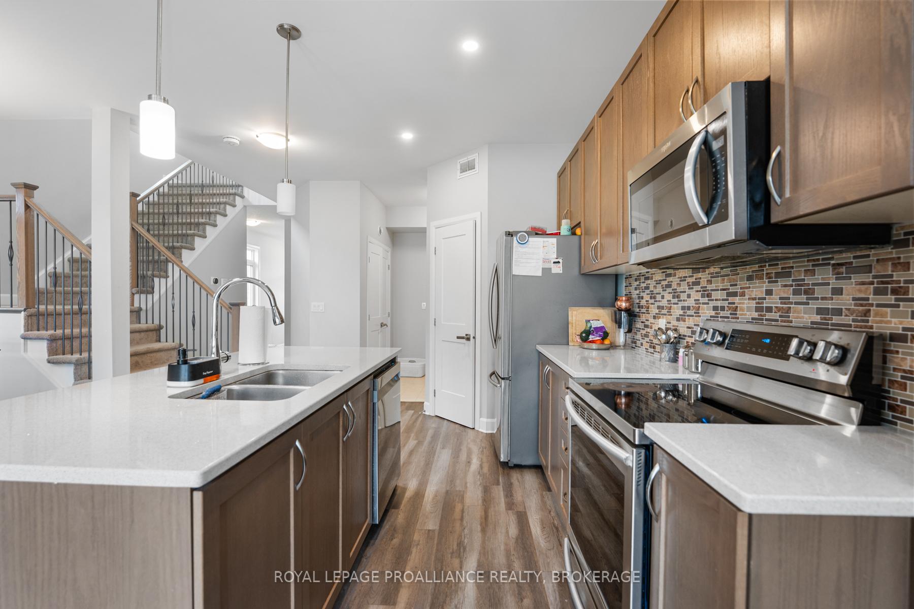 Photo 16 of 1519 Davenport Crescent, Kingston, City Northwest — HOMEH