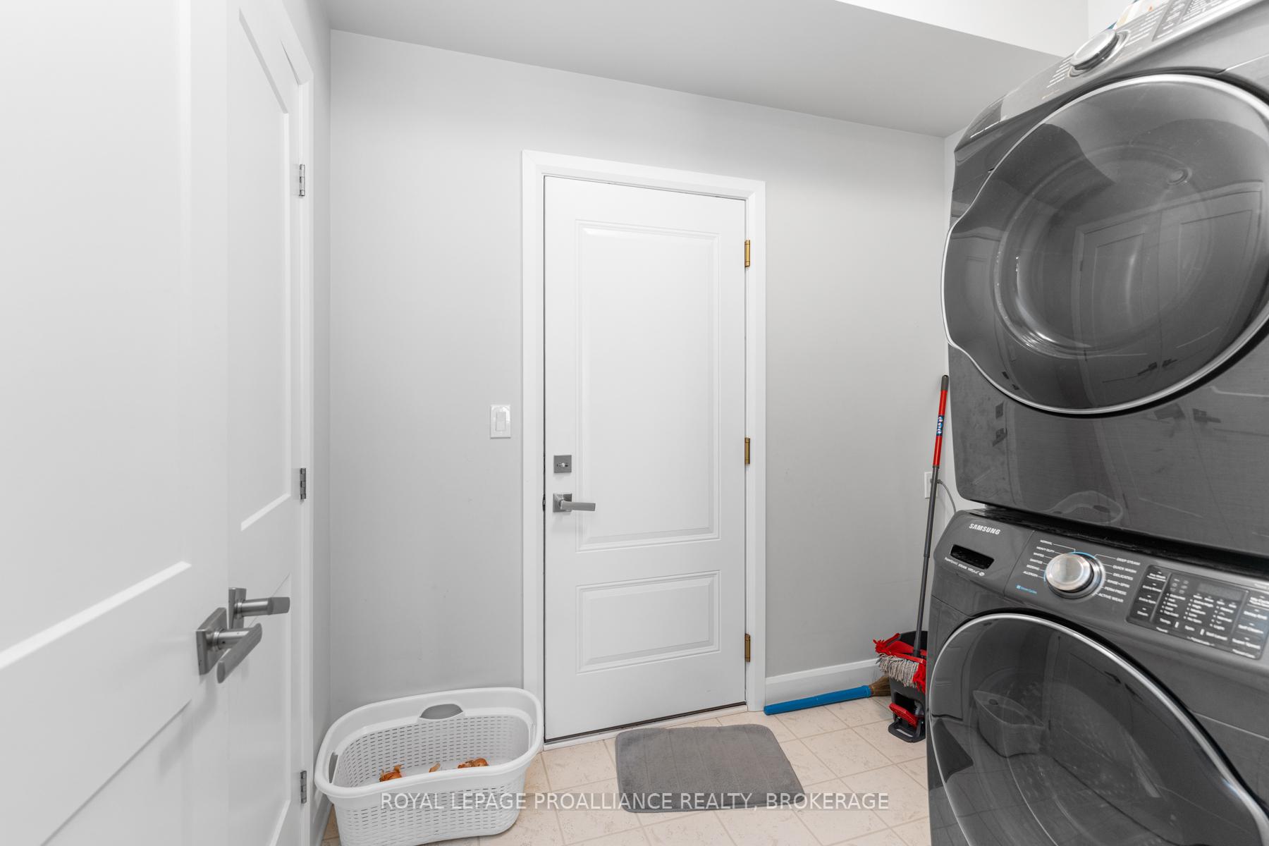 Photo 18 of 1519 Davenport Crescent, Kingston, City Northwest — HOMEH