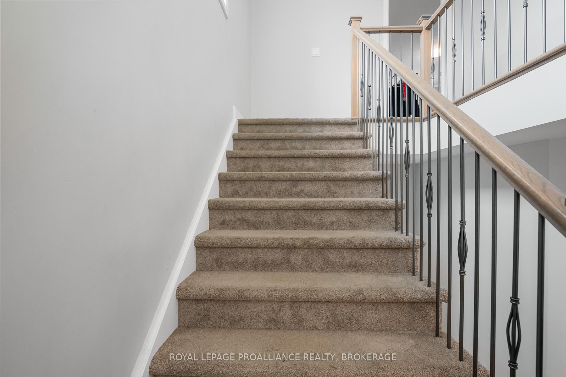 Photo 20 of 1519 Davenport Crescent, Kingston, City Northwest — HOMEH