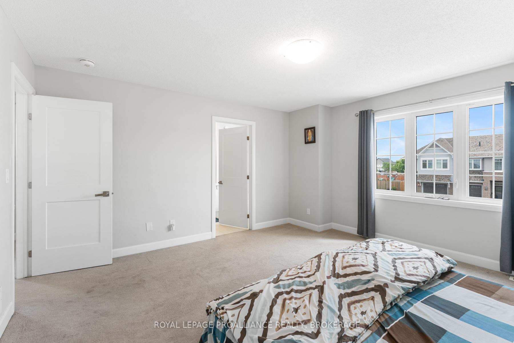 Photo 23 of 1519 Davenport Crescent, Kingston, City Northwest — HOMEH