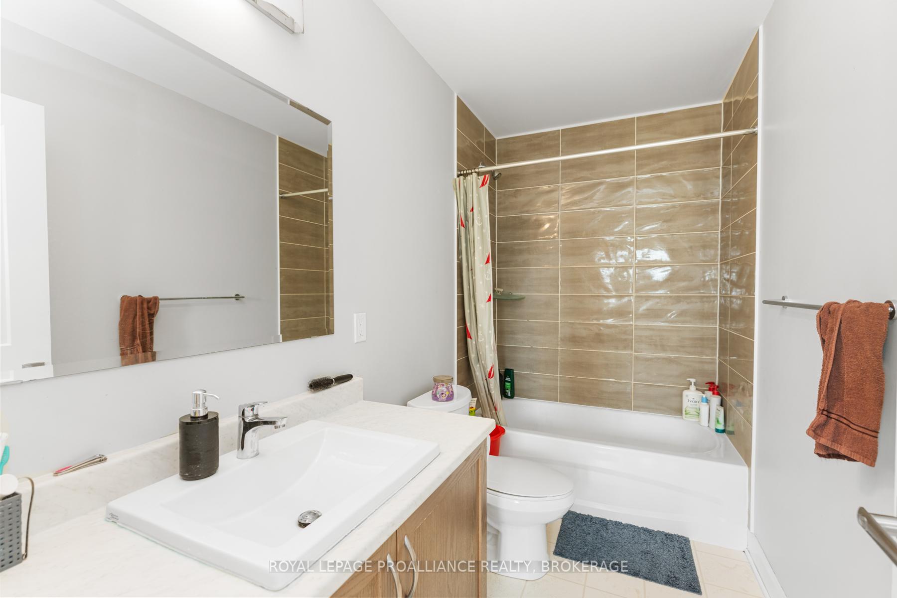 Photo 26 of 1519 Davenport Crescent, Kingston, City Northwest — HOMEH