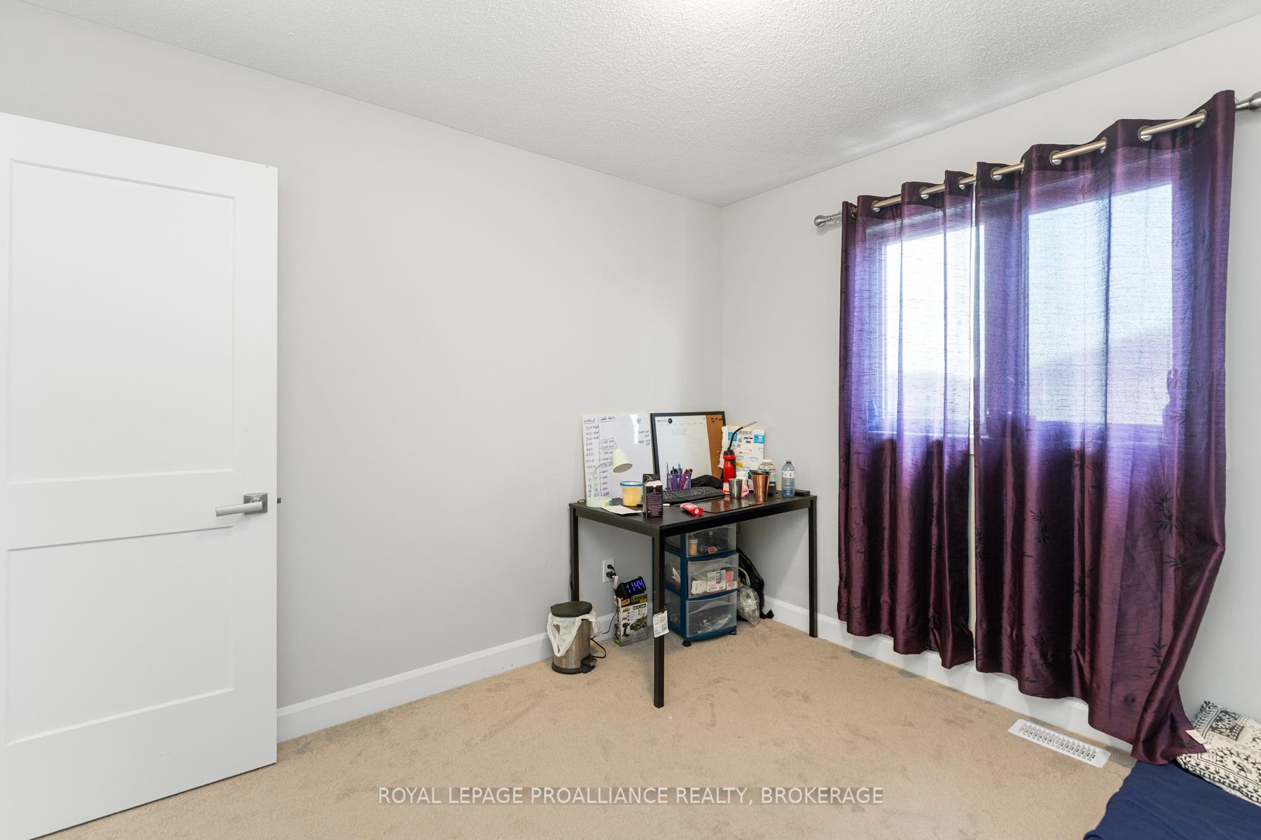 Photo 31 of 1519 Davenport Crescent, Kingston, City Northwest — HOMEH