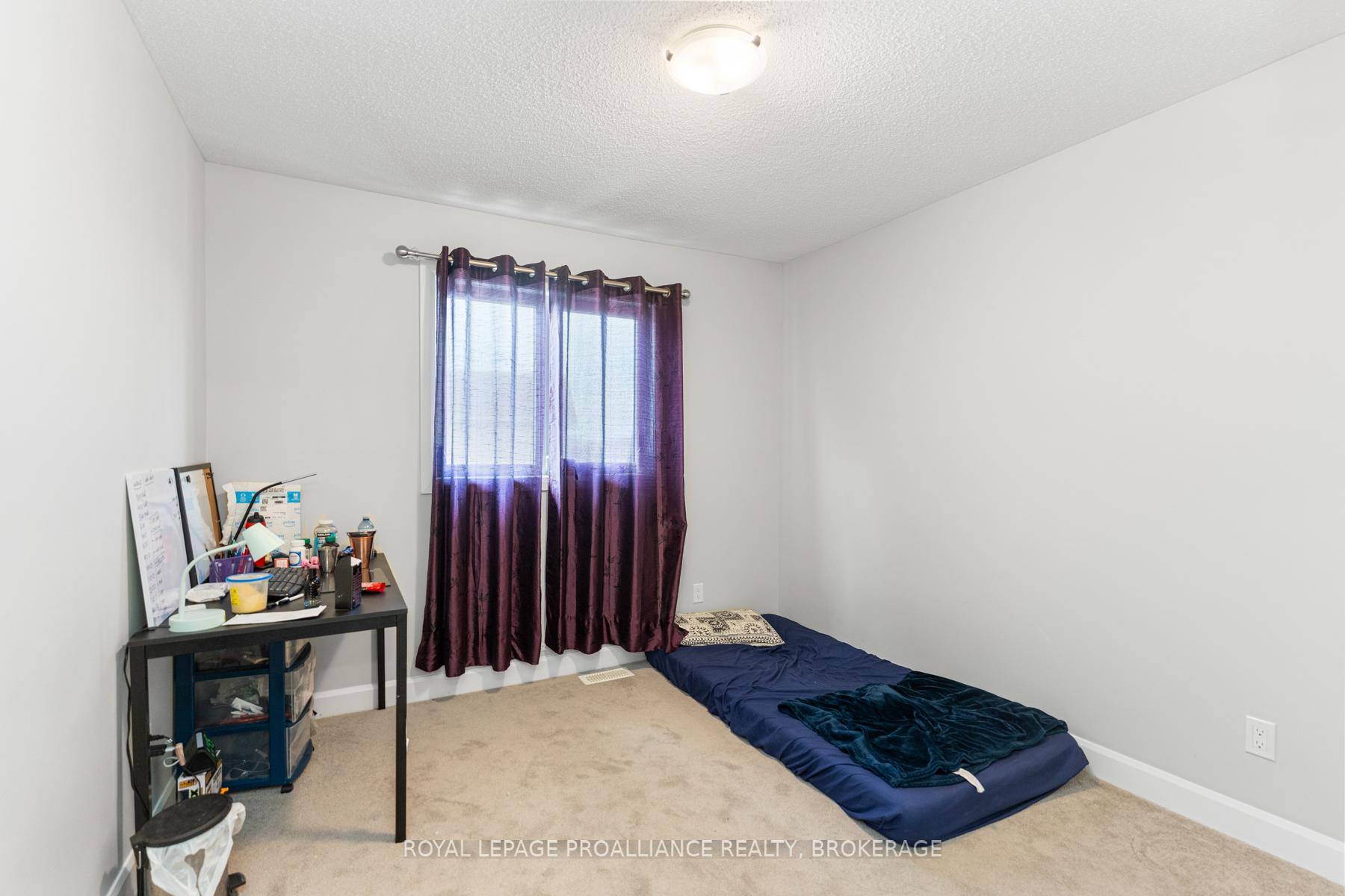 Photo 32 of 1519 Davenport Crescent, Kingston, City Northwest — HOMEH