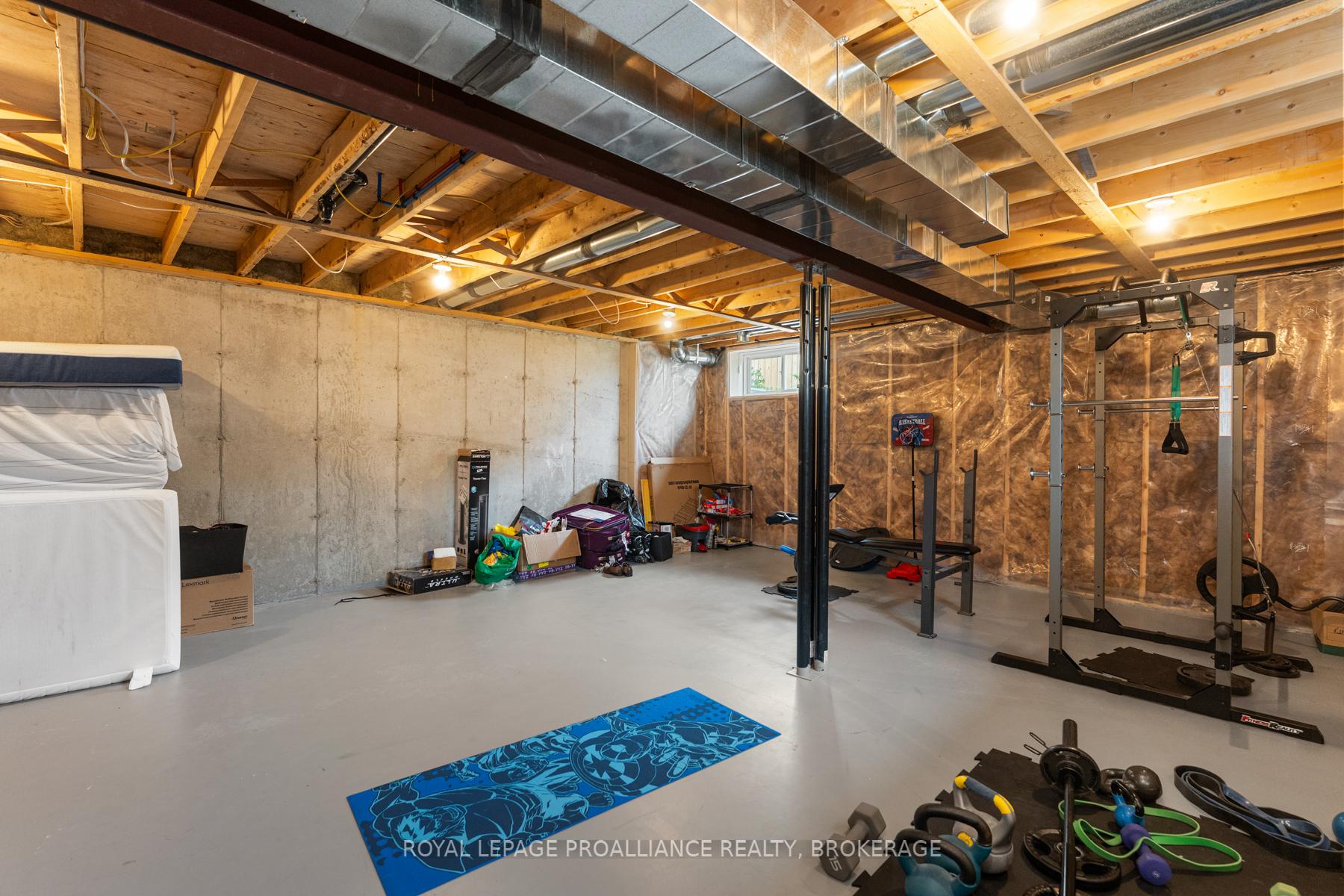 Photo 35 of 1519 Davenport Crescent, Kingston, City Northwest — HOMEH