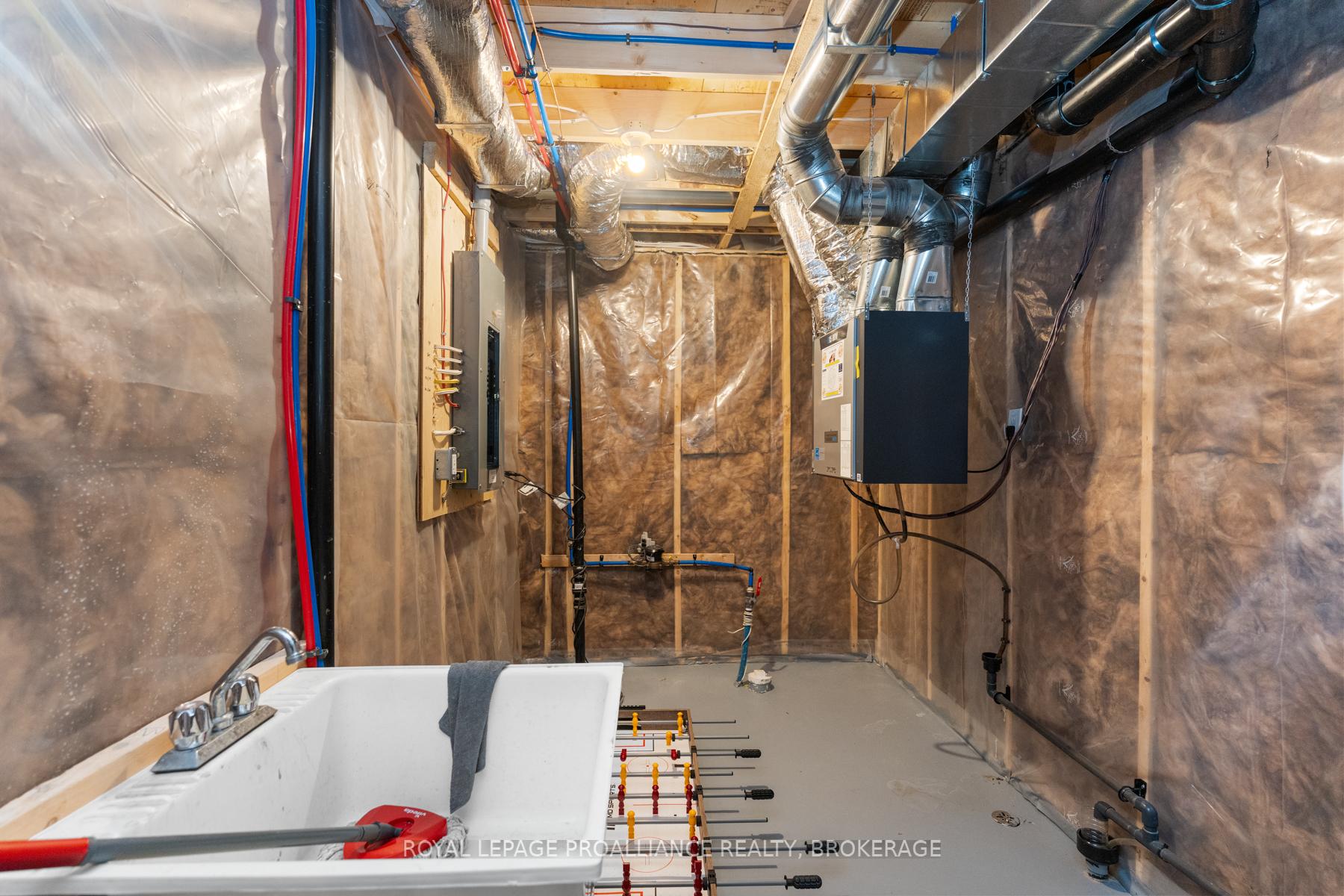 Photo 38 of 1519 Davenport Crescent, Kingston, City Northwest — HOMEH