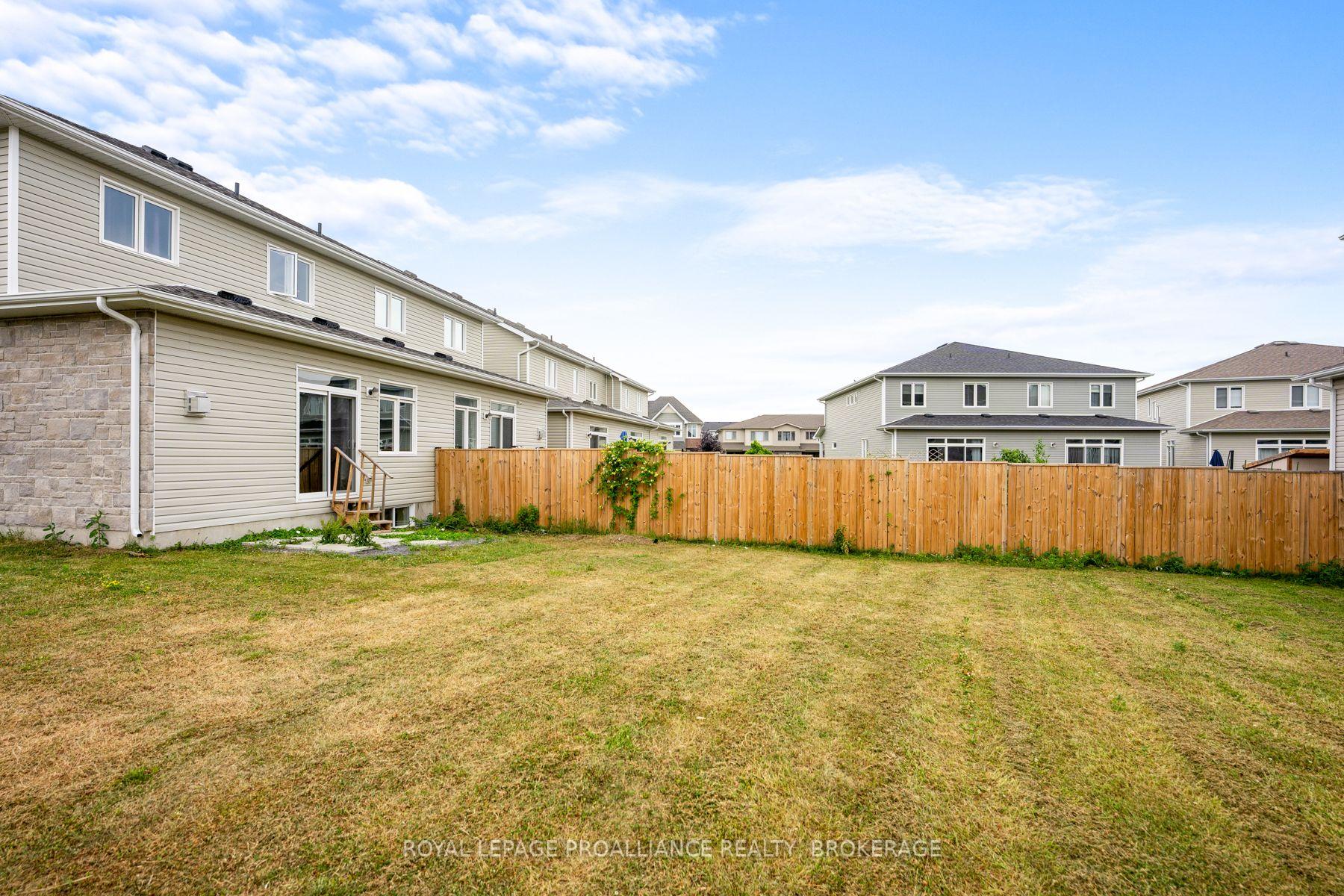 Photo 40 of 1519 Davenport Crescent, Kingston, City Northwest — HOMEH