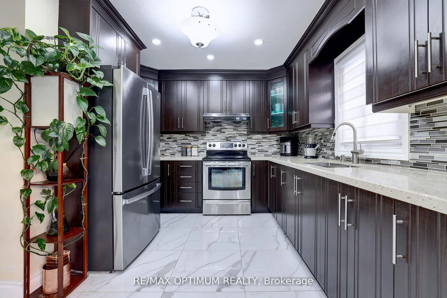 Photo 11 of 5 Clydesdale Circle, Brampton, Fletcher's Creek South — HOMEH