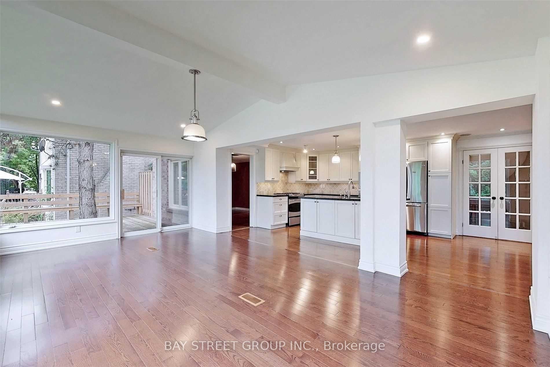 Photo 7 of 33 Normandale Road, Markham, Unionville — HOMEH