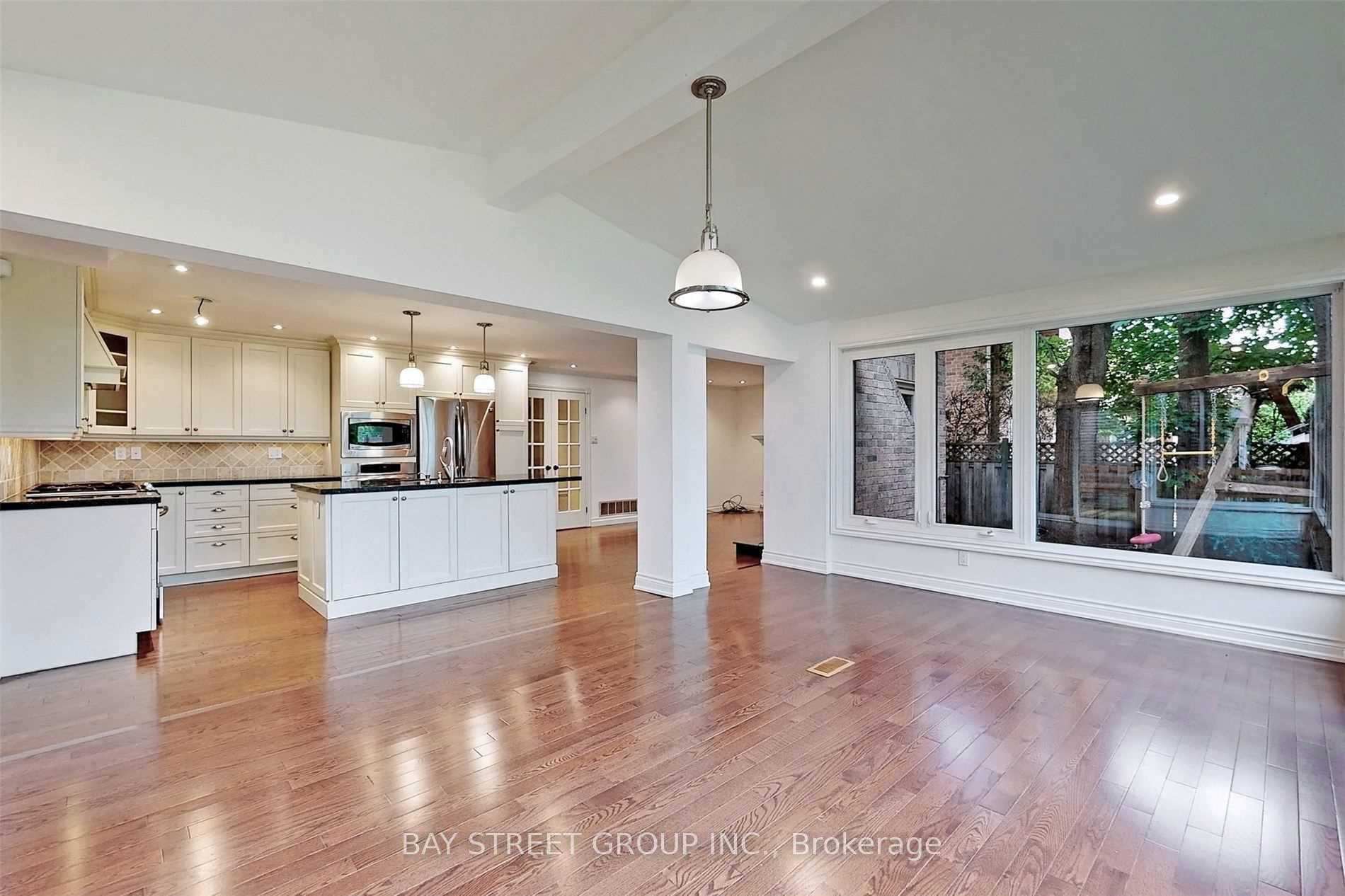 Photo 8 of 33 Normandale Road, Markham, Unionville — HOMEH