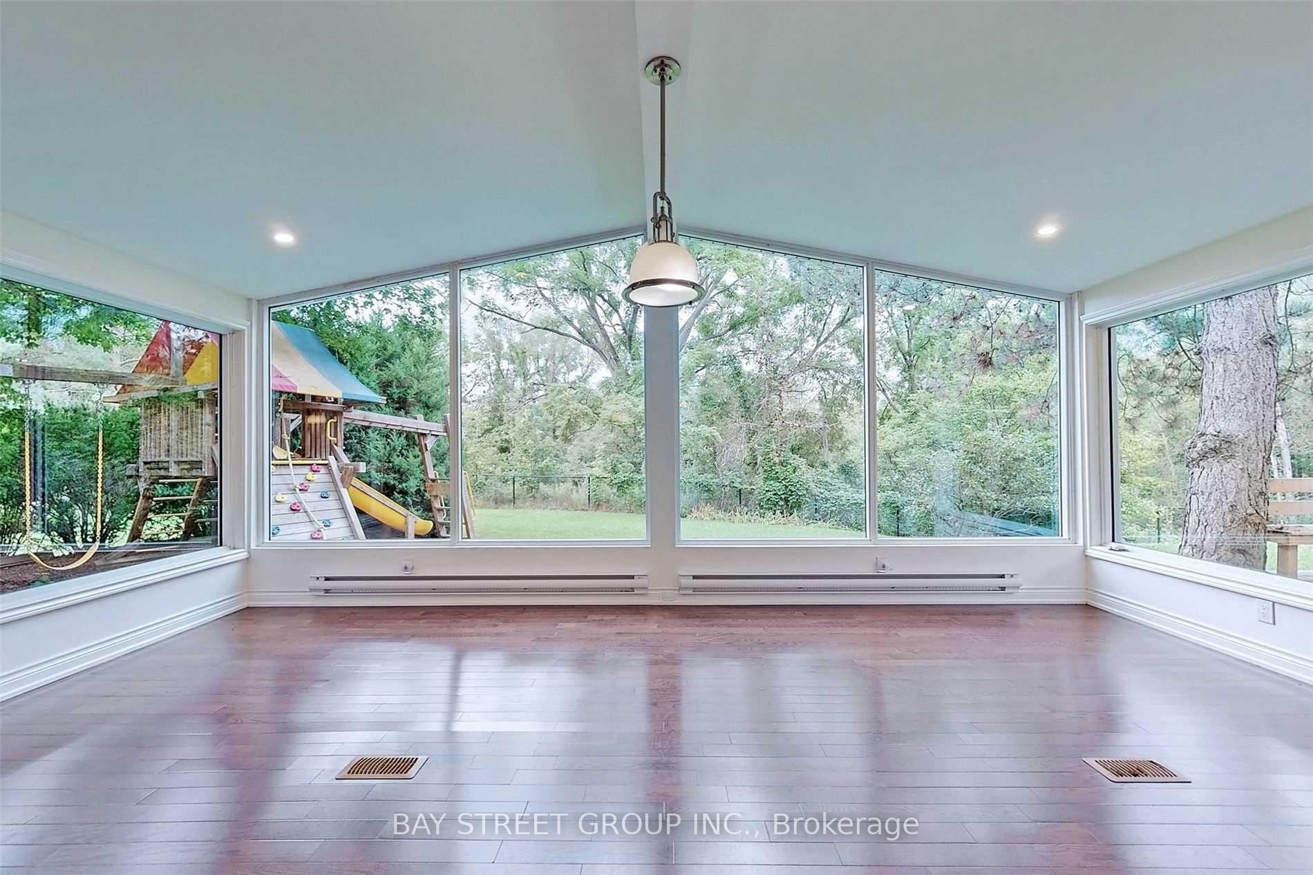 Photo 14 of 33 Normandale Road, Markham, Unionville — HOMEH