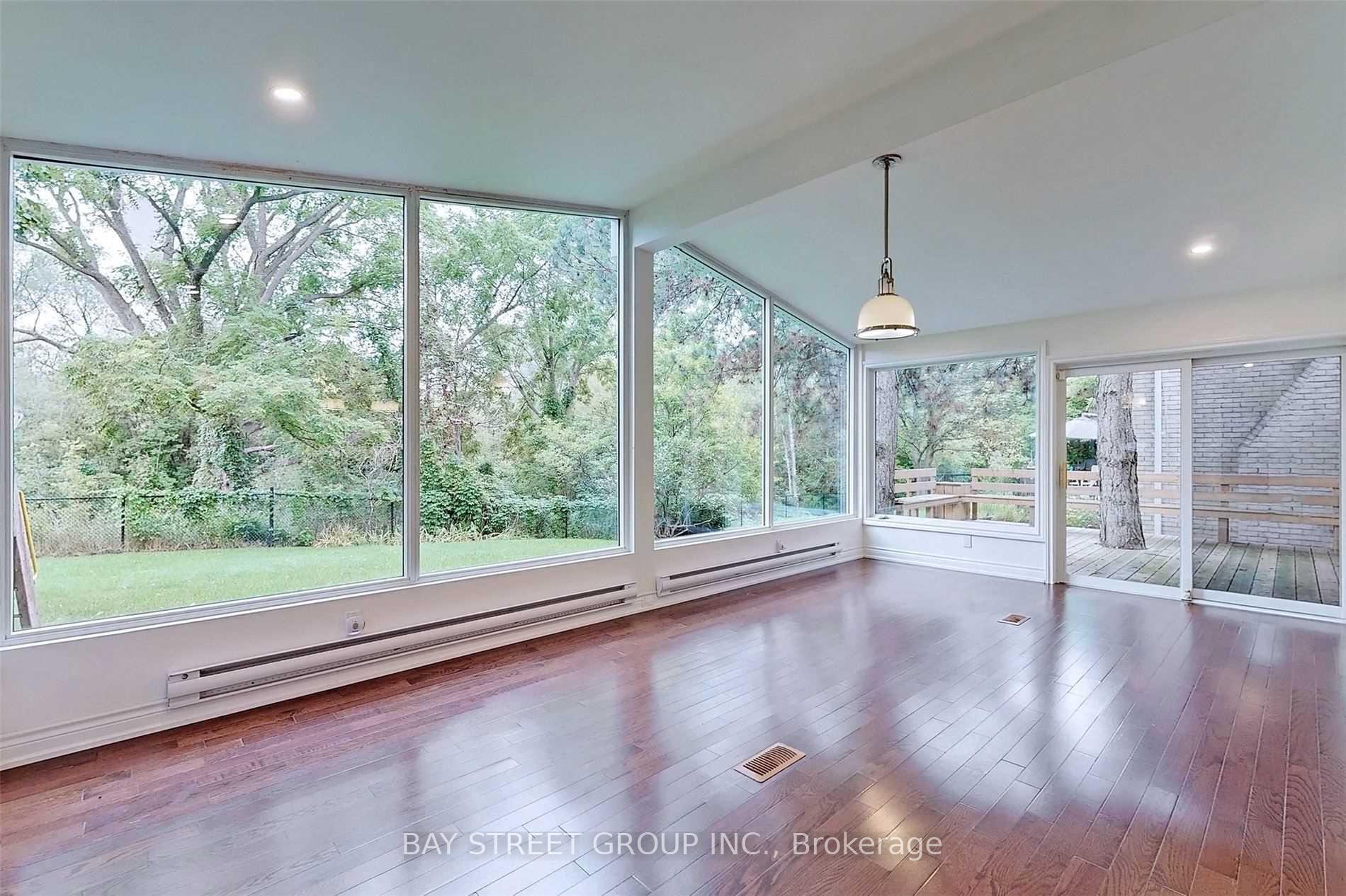 Photo 15 of 33 Normandale Road, Markham, Unionville — HOMEH
