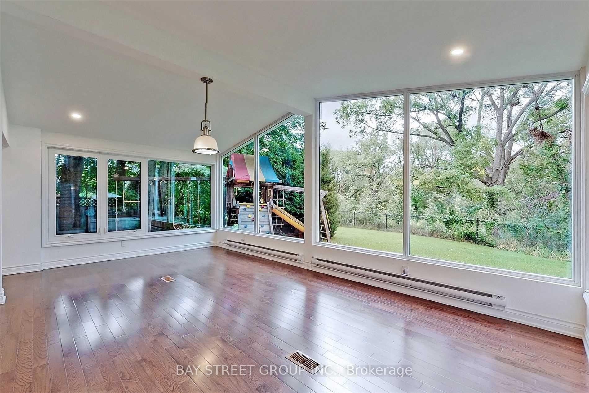 Photo 18 of 33 Normandale Road, Markham, Unionville — HOMEH