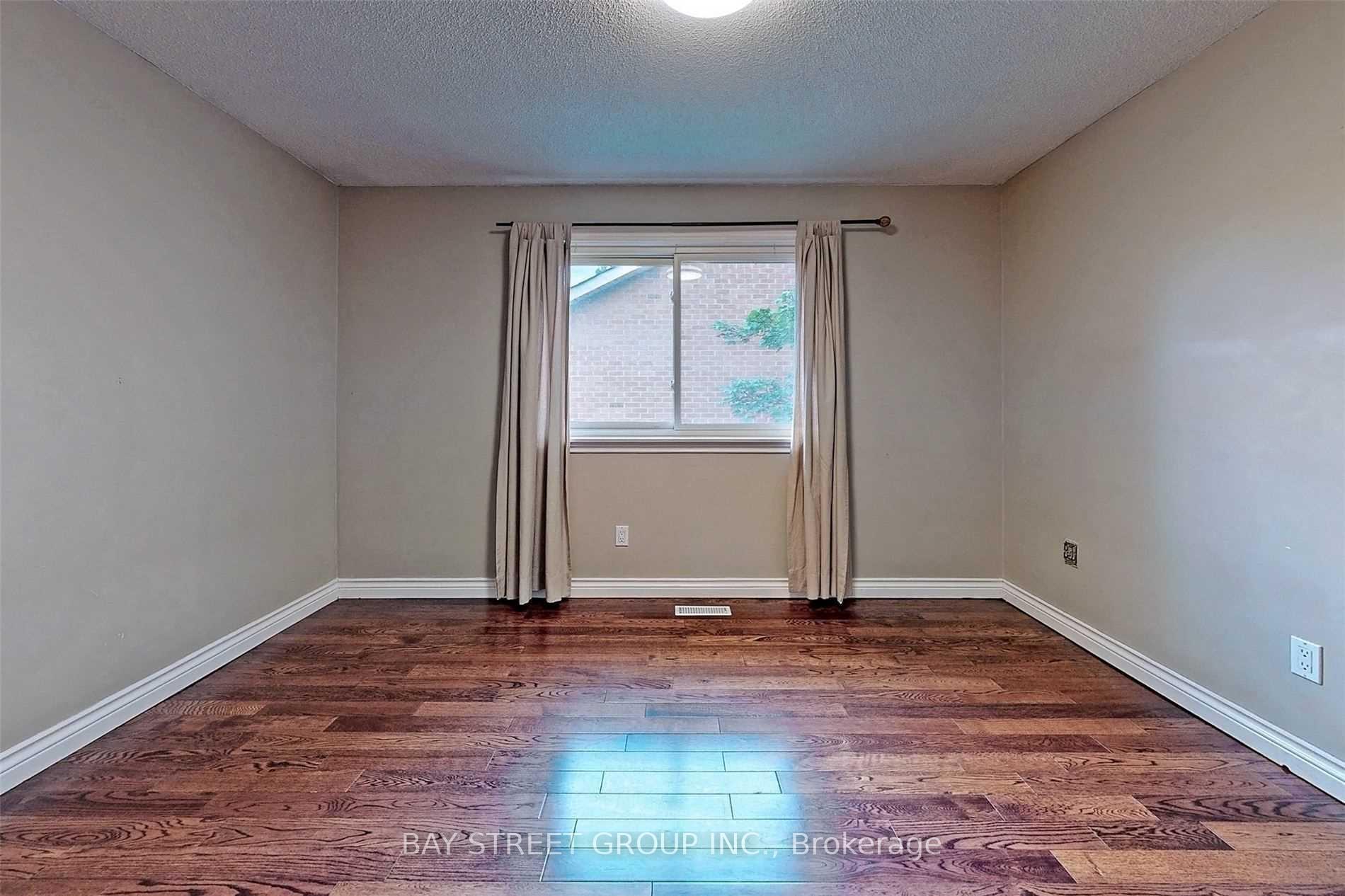 Photo 25 of 33 Normandale Road, Markham, Unionville — HOMEH