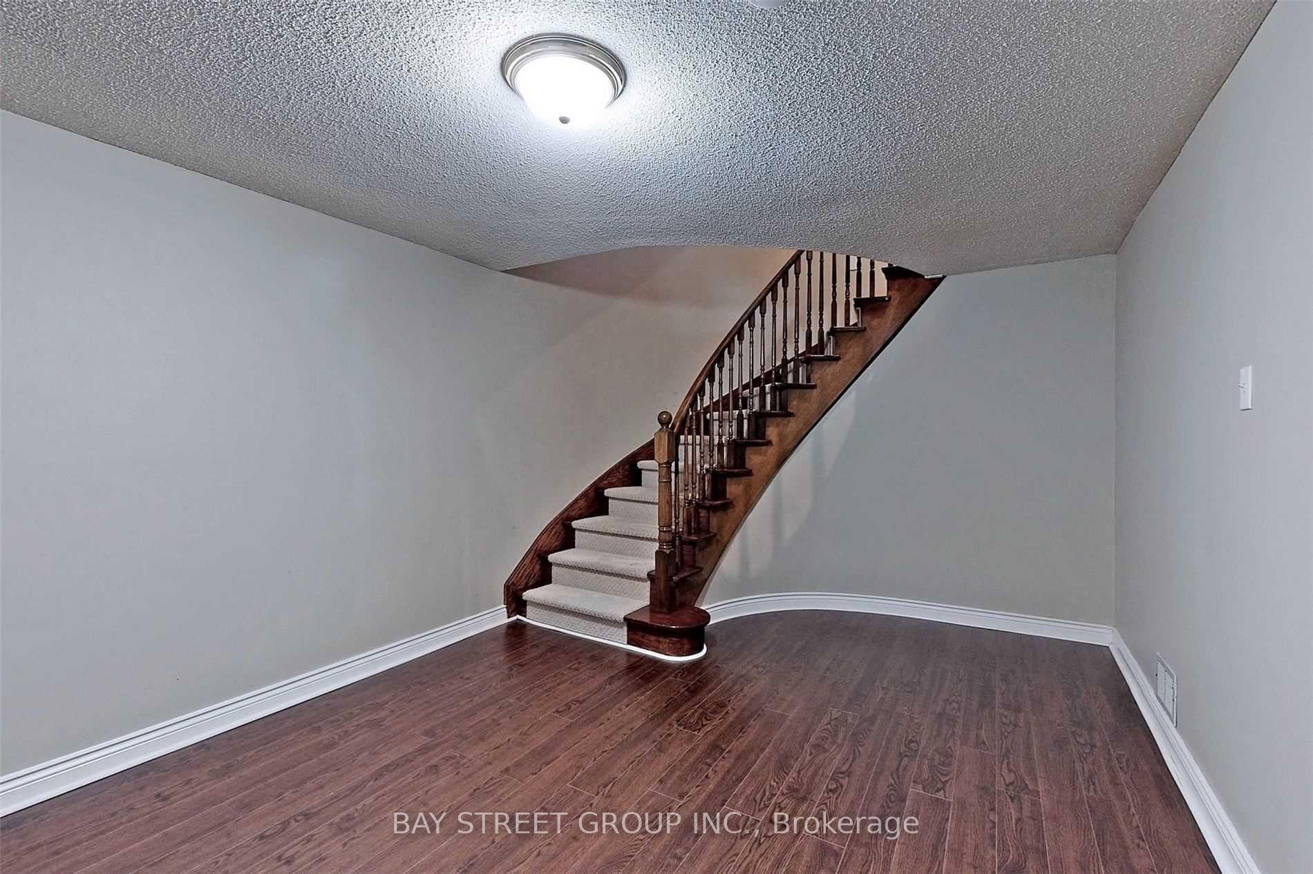 Photo 28 of 33 Normandale Road, Markham, Unionville — HOMEH
