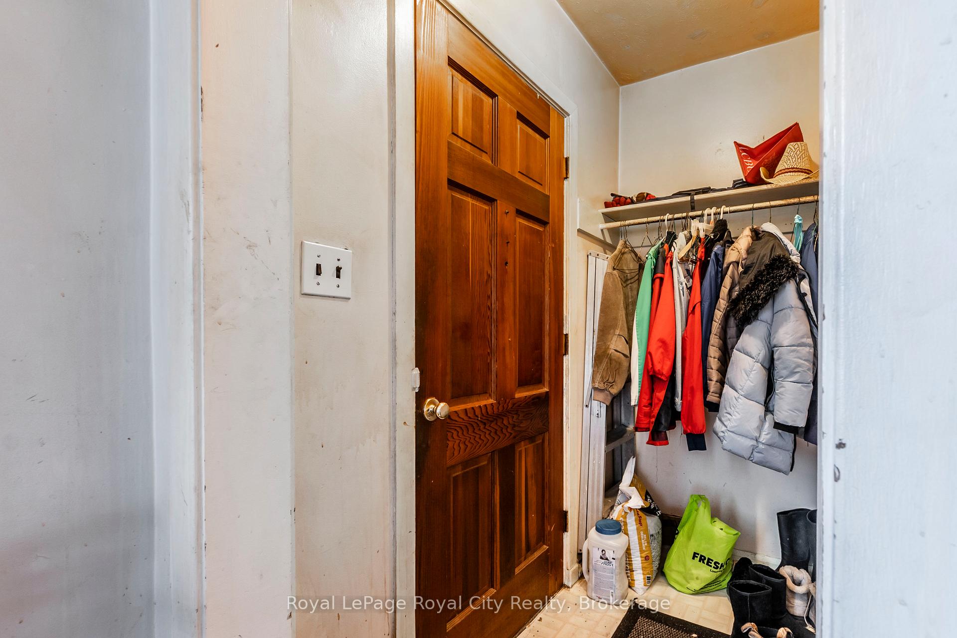 Photo 5 of 6 Seneca Drive, Kitchener — HOMEH