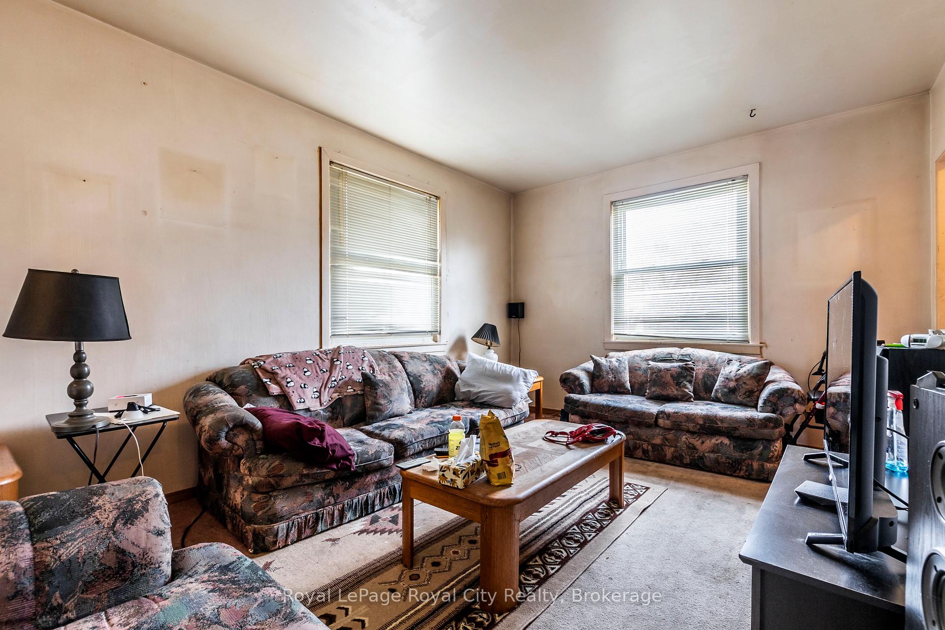 Photo 9 of 6 Seneca Drive, Kitchener — HOMEH