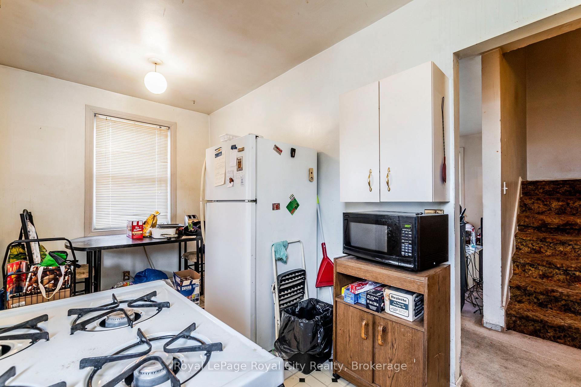 Photo 12 of 6 Seneca Drive, Kitchener — HOMEH