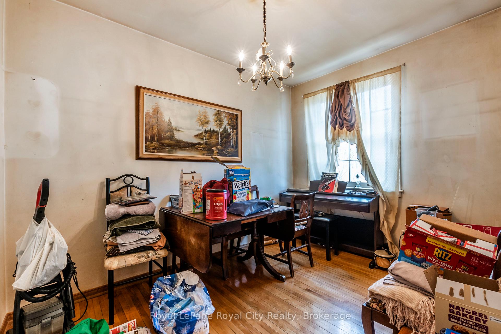 Photo 14 of 6 Seneca Drive, Kitchener — HOMEH