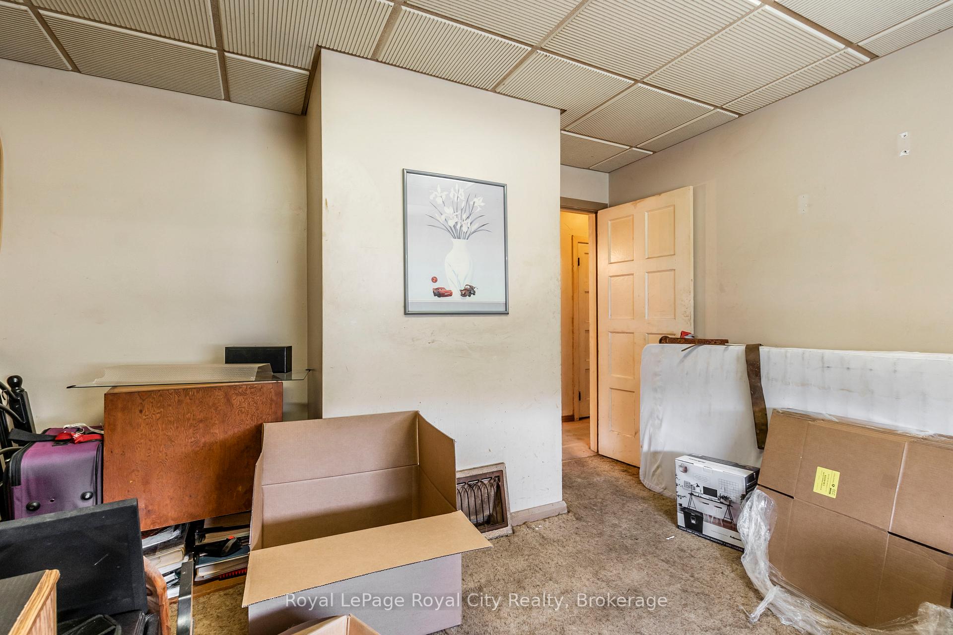 Photo 17 of 6 Seneca Drive, Kitchener — HOMEH