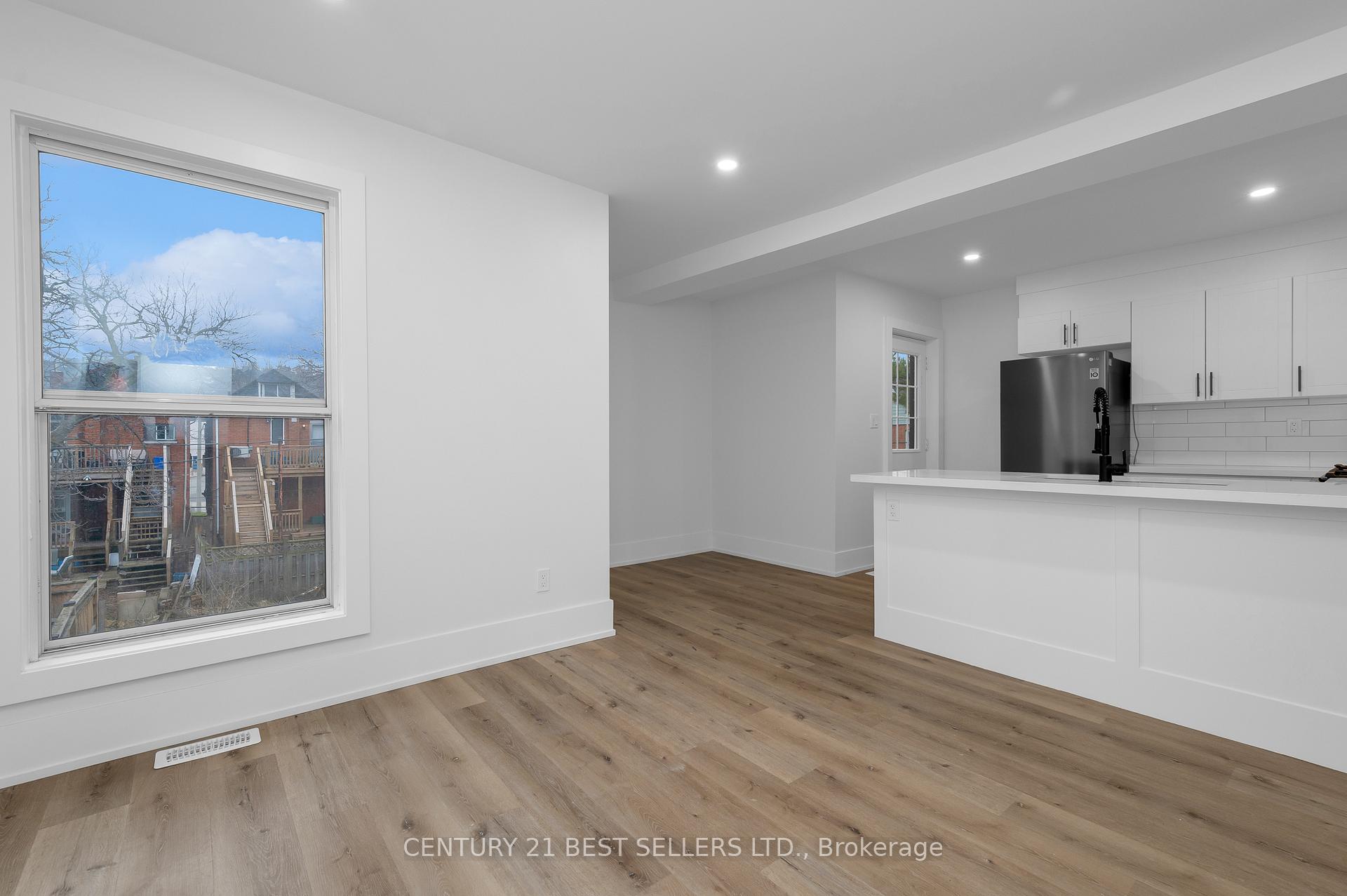 Photo 5 of Unit 2, 14 Avalon Place, Hamilton, Gibson — HOMEH