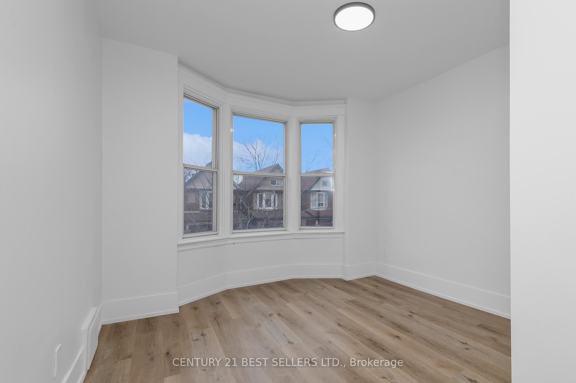 Photo 15 of Unit 2, 14 Avalon Place, Hamilton, Gibson — HOMEH