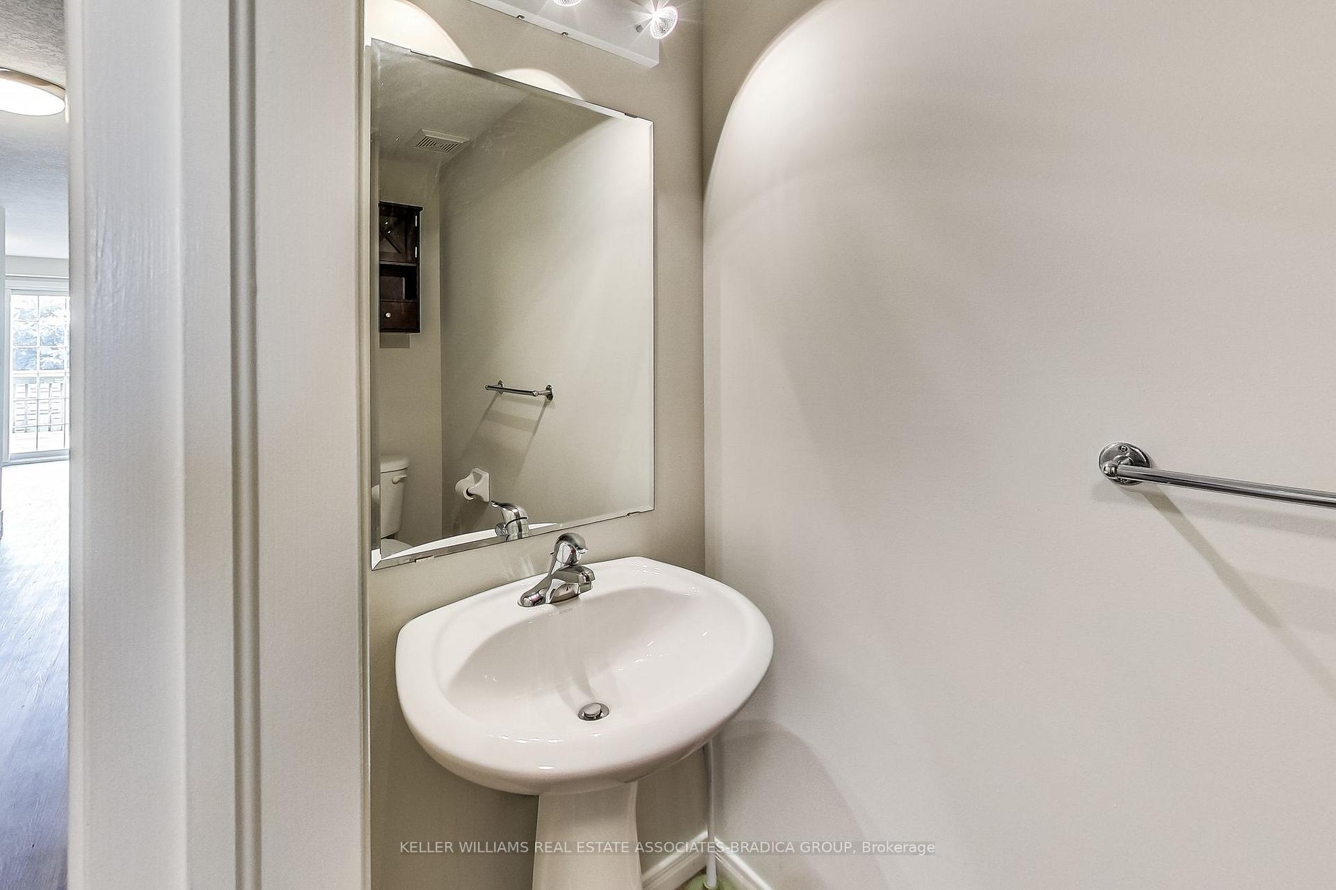 Photo 3 of 102 Rochefort Street, Kitchener, Huron Park — HOMEH