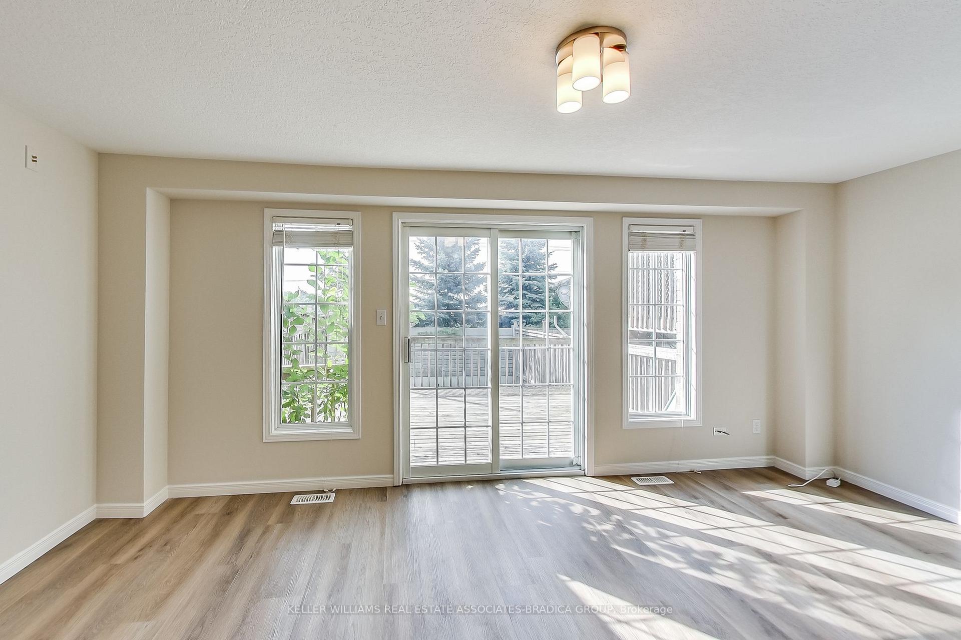 Photo 5 of 102 Rochefort Street, Kitchener, Huron Park — HOMEH