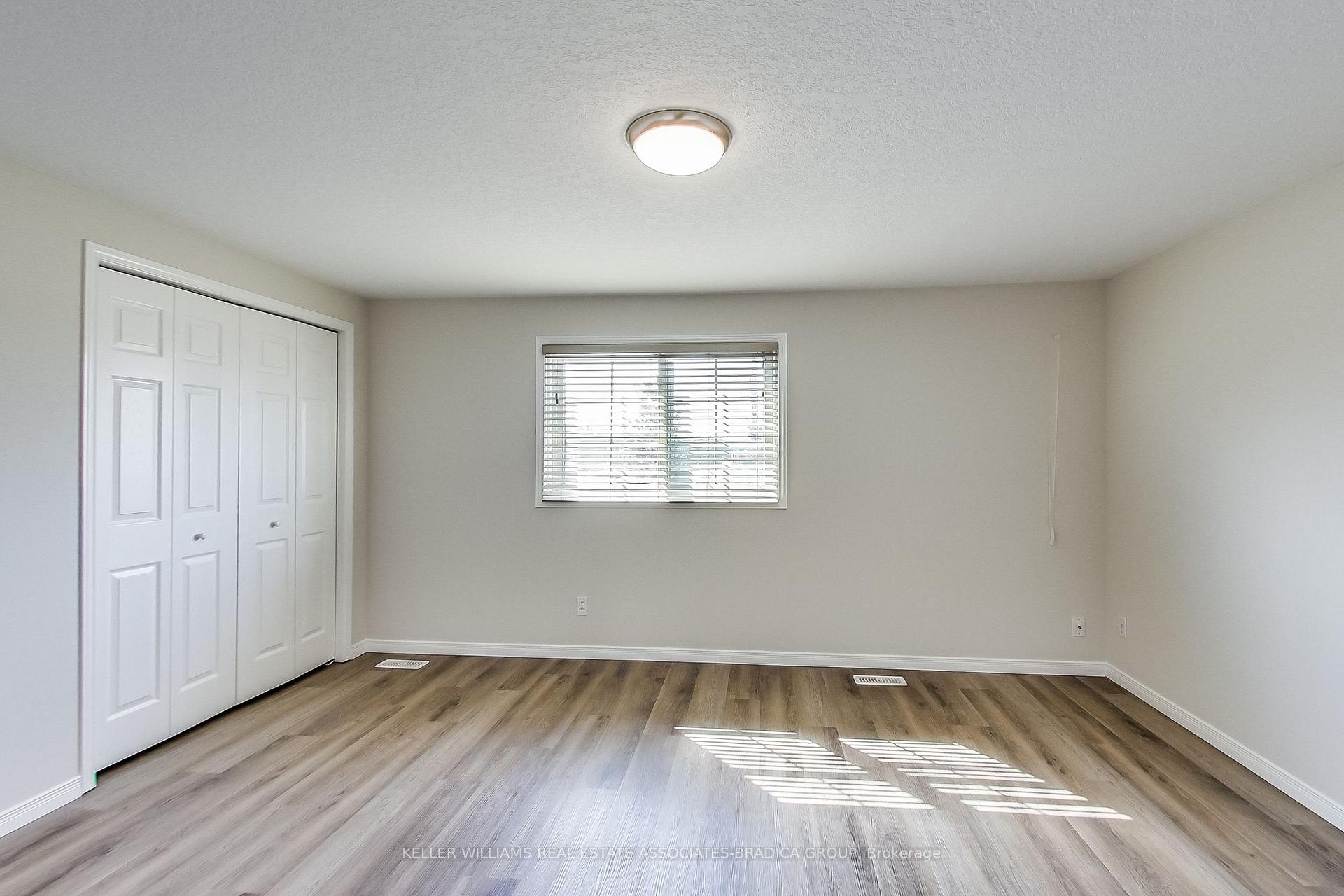 Photo 10 of 102 Rochefort Street, Kitchener, Huron Park — HOMEH