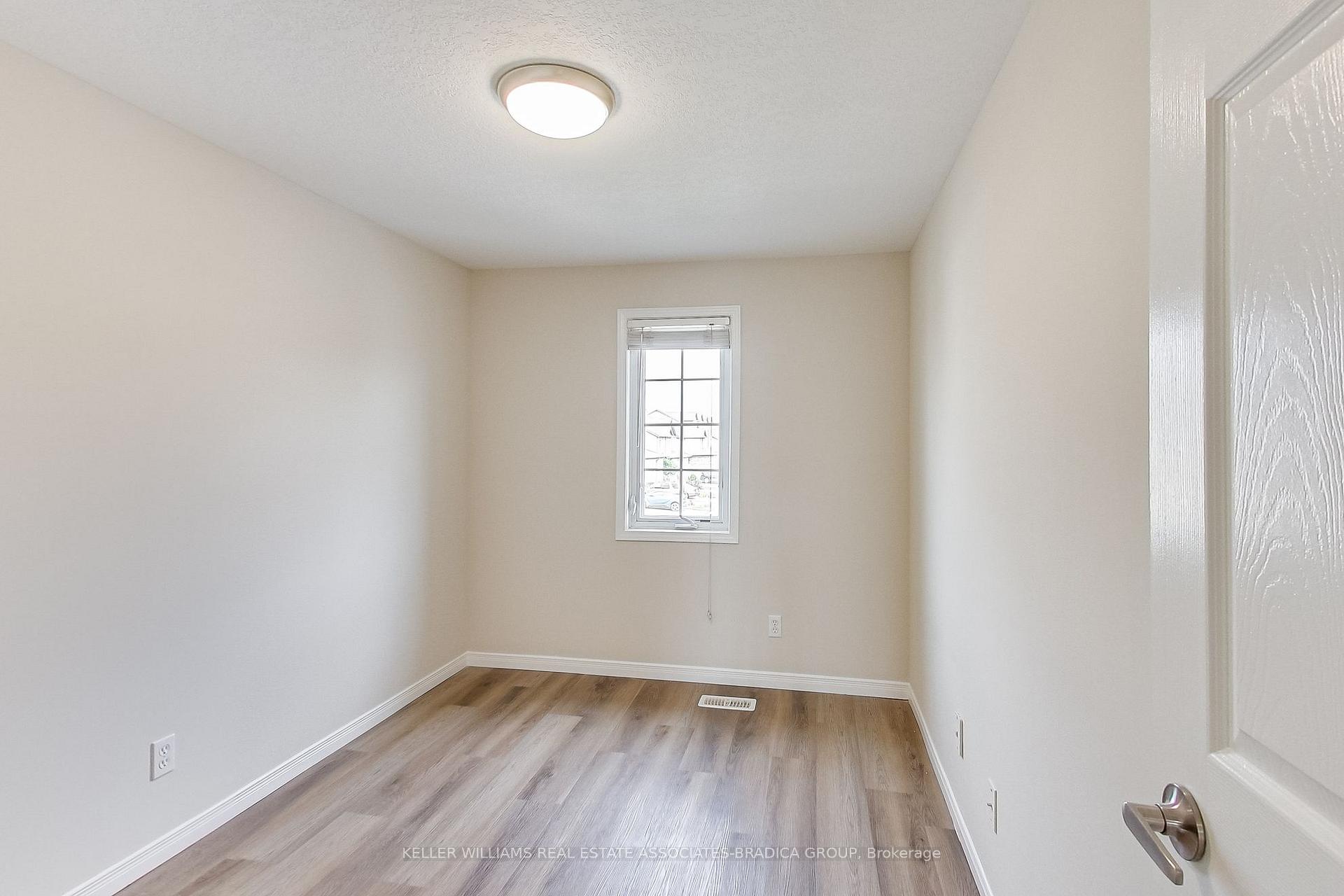 Photo 16 of 102 Rochefort Street, Kitchener, Huron Park — HOMEH