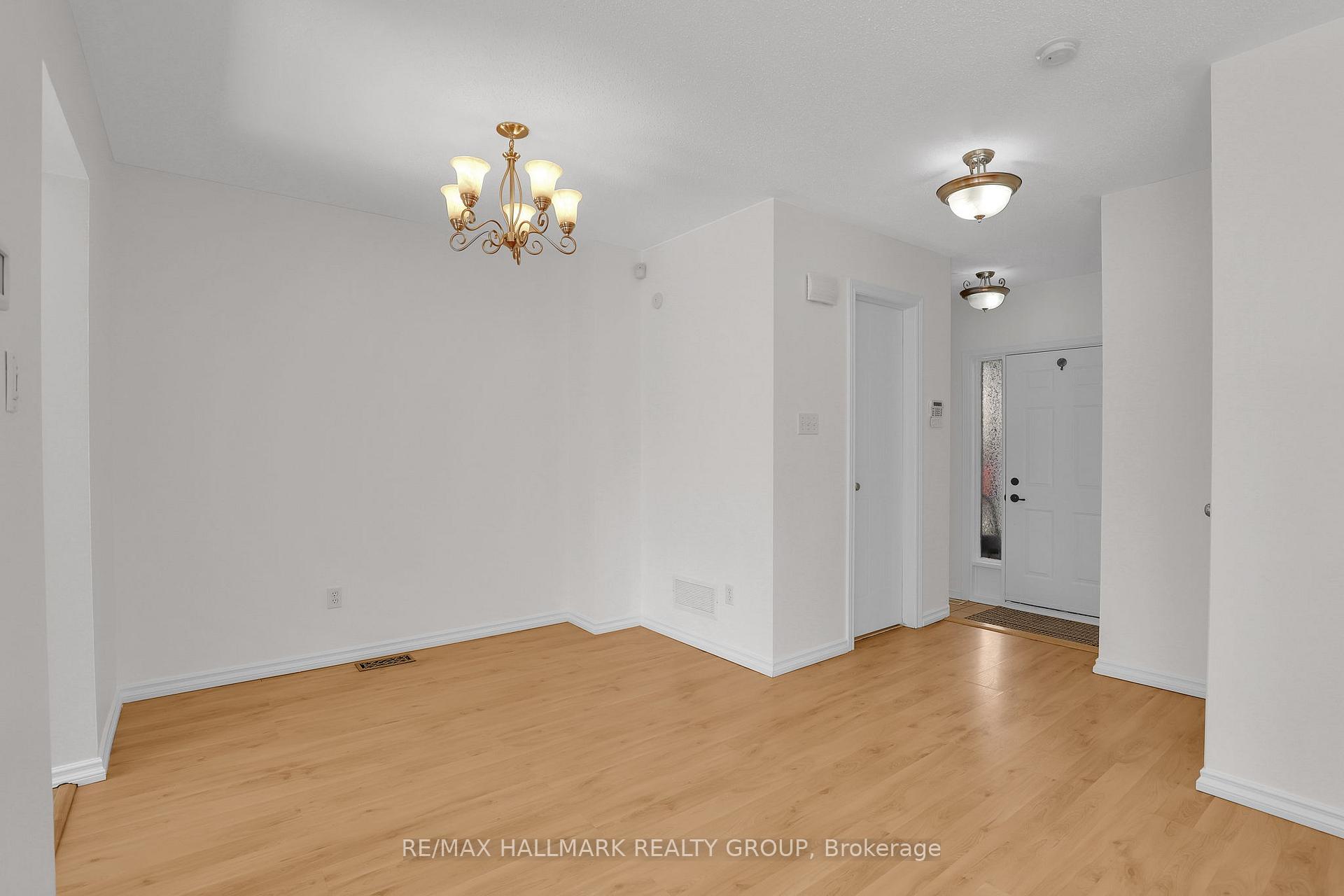 Photo 6 of 27 Ipswich Terrace, Ottawa, Kanata - Morgan's Grant/South March — HOMEH