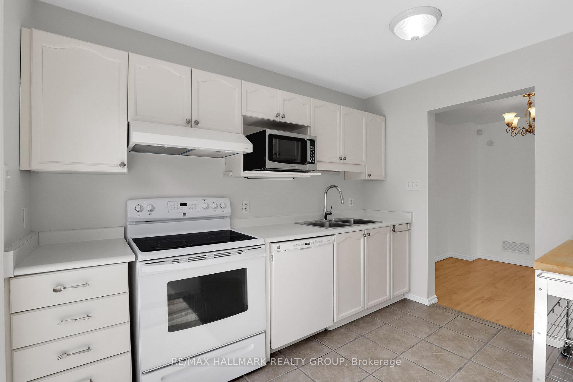 Photo 12 of 27 Ipswich Terrace, Ottawa, Kanata - Morgan's Grant/South March — HOMEH