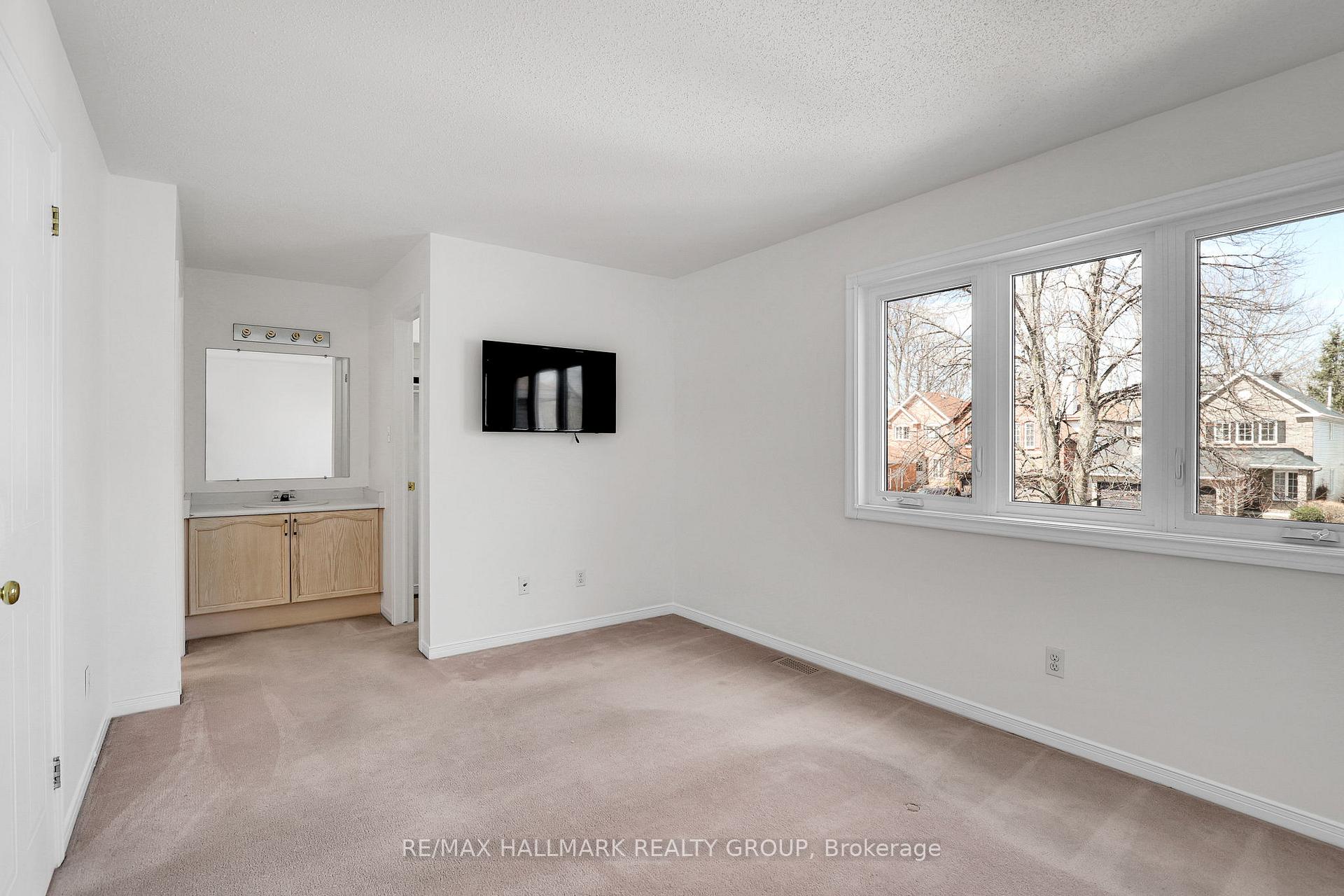 Photo 15 of 27 Ipswich Terrace, Ottawa, Kanata - Morgan's Grant/South March — HOMEH