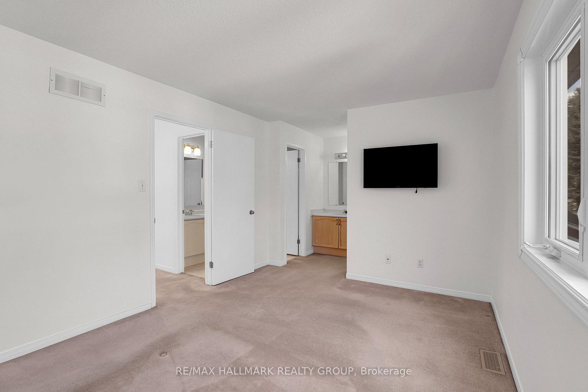 Photo 16 of 27 Ipswich Terrace, Ottawa, Kanata - Morgan's Grant/South March — HOMEH