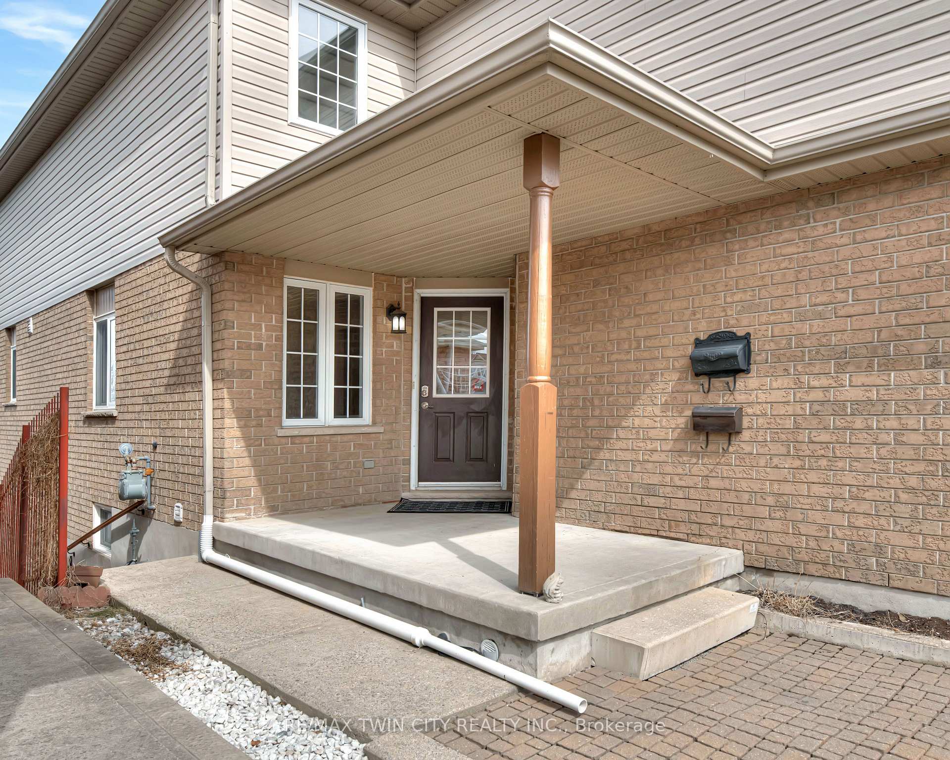 Photo 3 of 110 Steepleridge Street, Kitchener, Doon South — HOMEH