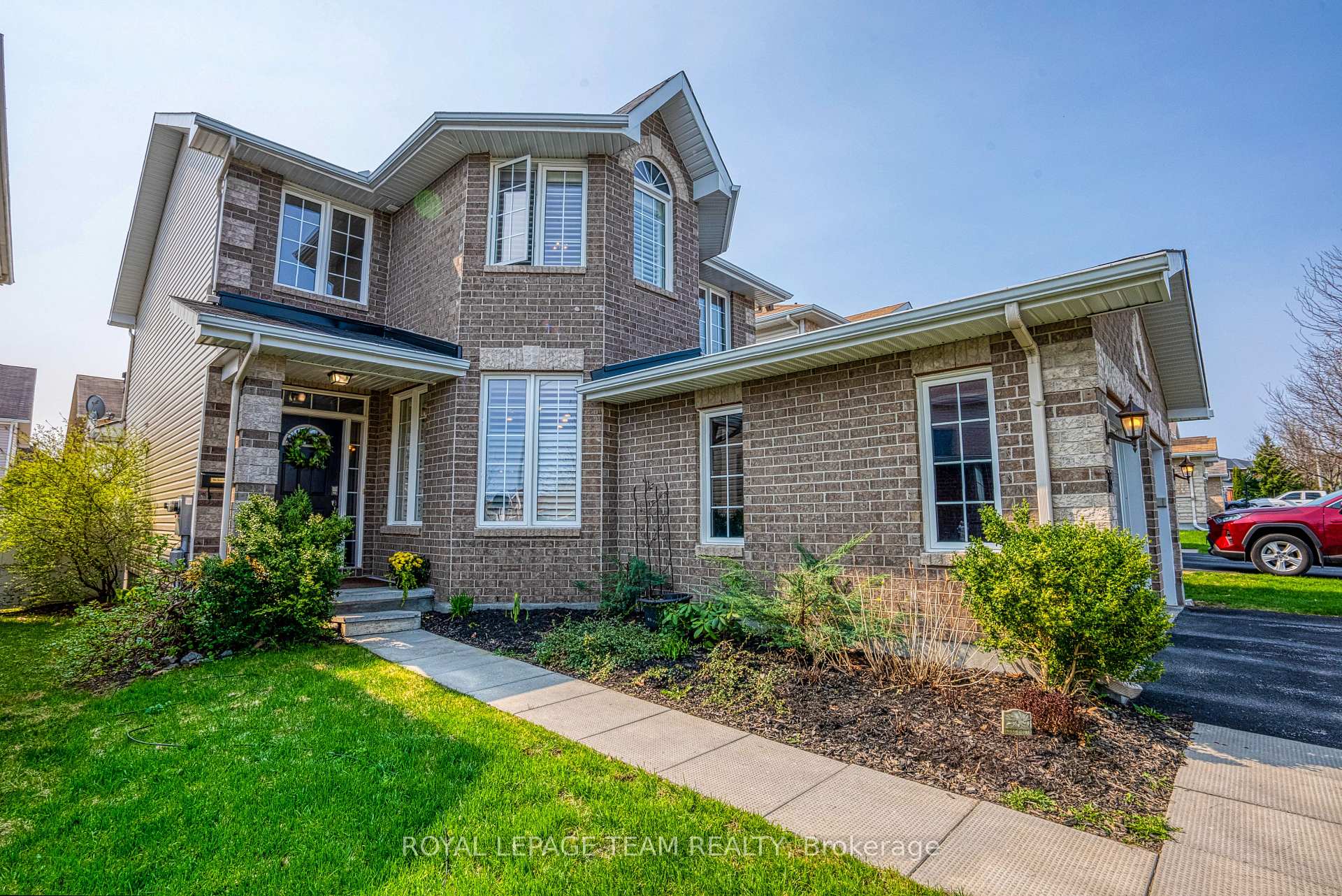 Photo 2 of 35 Woliston Crescent, Ottawa, Kanata - Morgan's Grant/South March — HOMEH