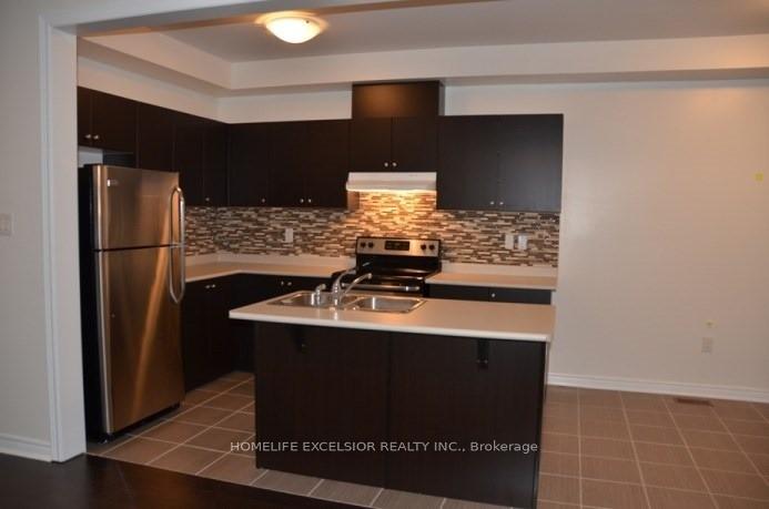 Photo 2 of 28 Black Locust Drive, Markham, Greensborough — HOMEH