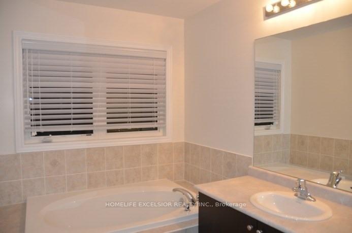 Photo 6 of 28 Black Locust Drive, Markham, Greensborough — HOMEH