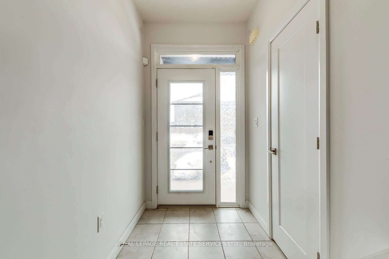 Photo 3 of 49 Burley Lane, Hamilton, Ancaster — HOMEH