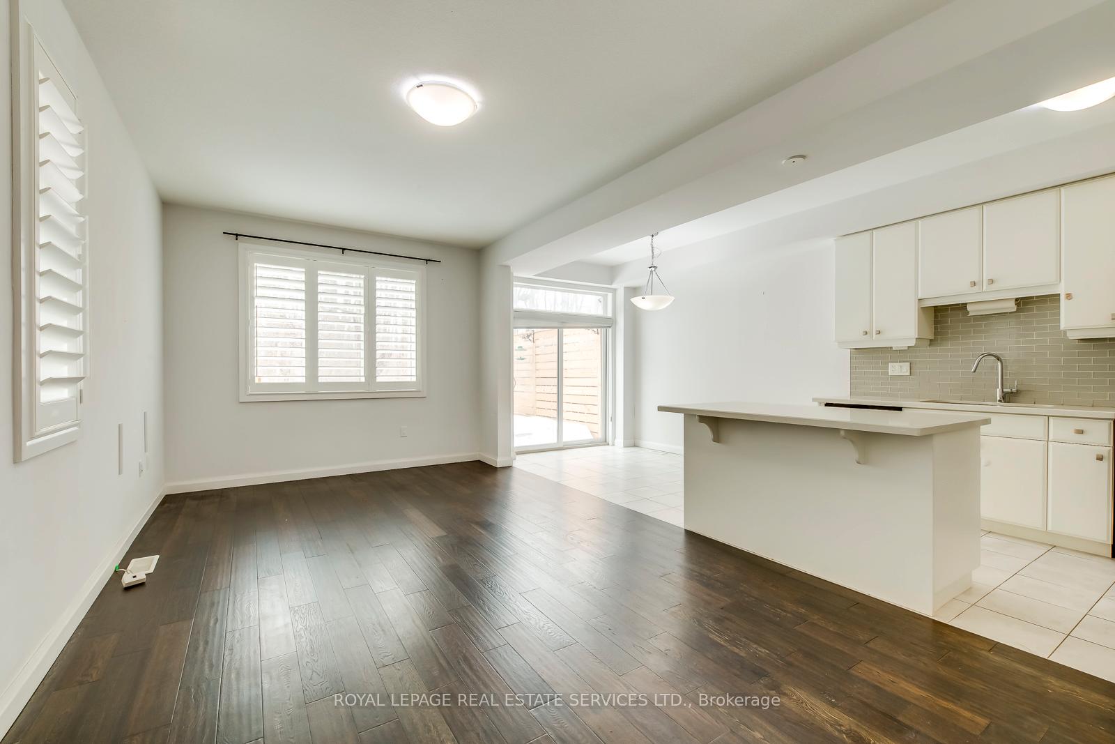 Photo 5 of 49 Burley Lane, Hamilton, Ancaster — HOMEH