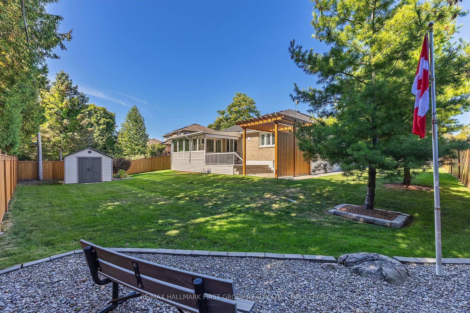 Photo 4 of 213 Smuggler's Cove Drive, Kingston, City Southwest — HOMEH