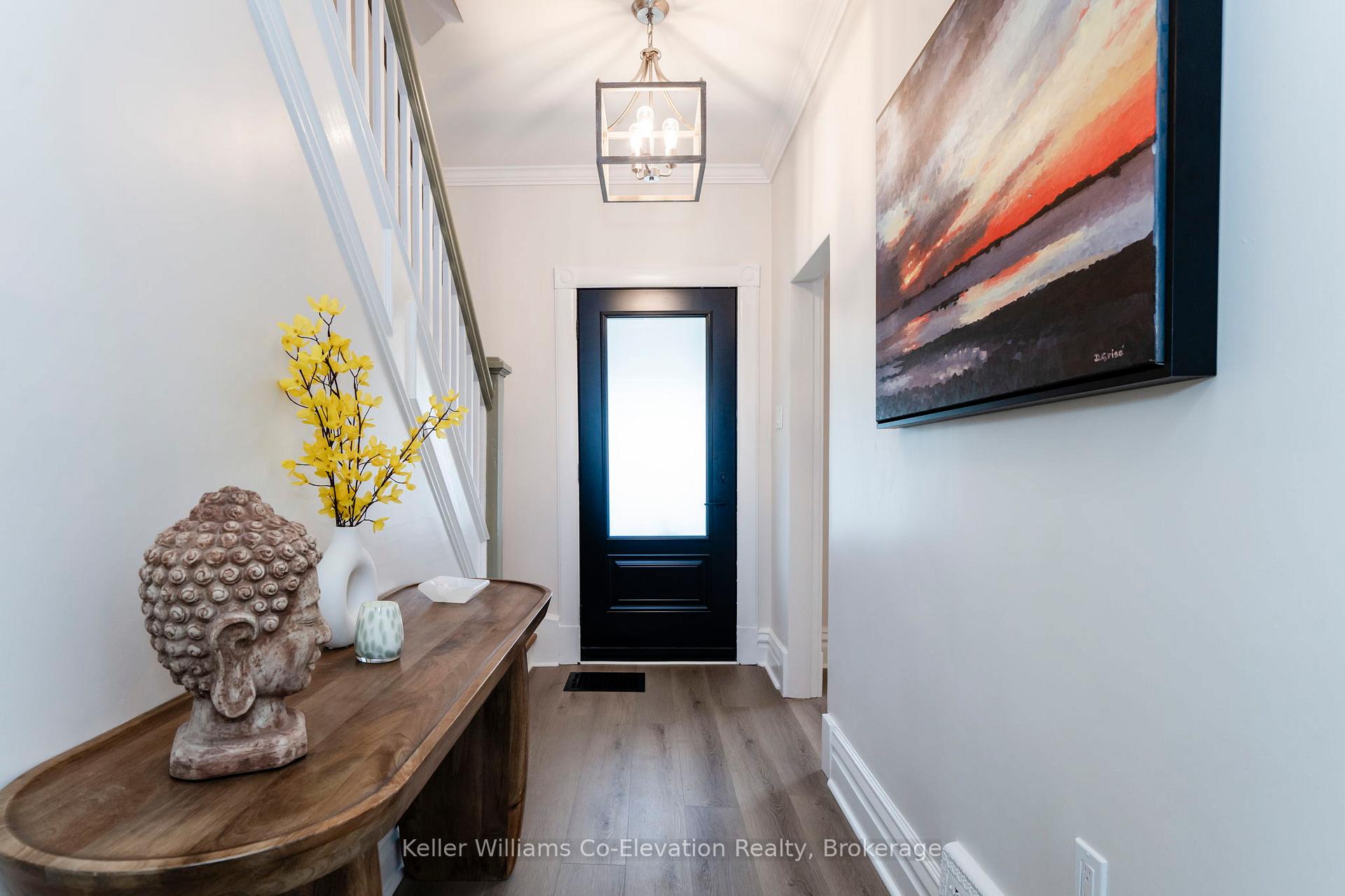 Photo 5 of 352 Third Street, Midland — HOMEH